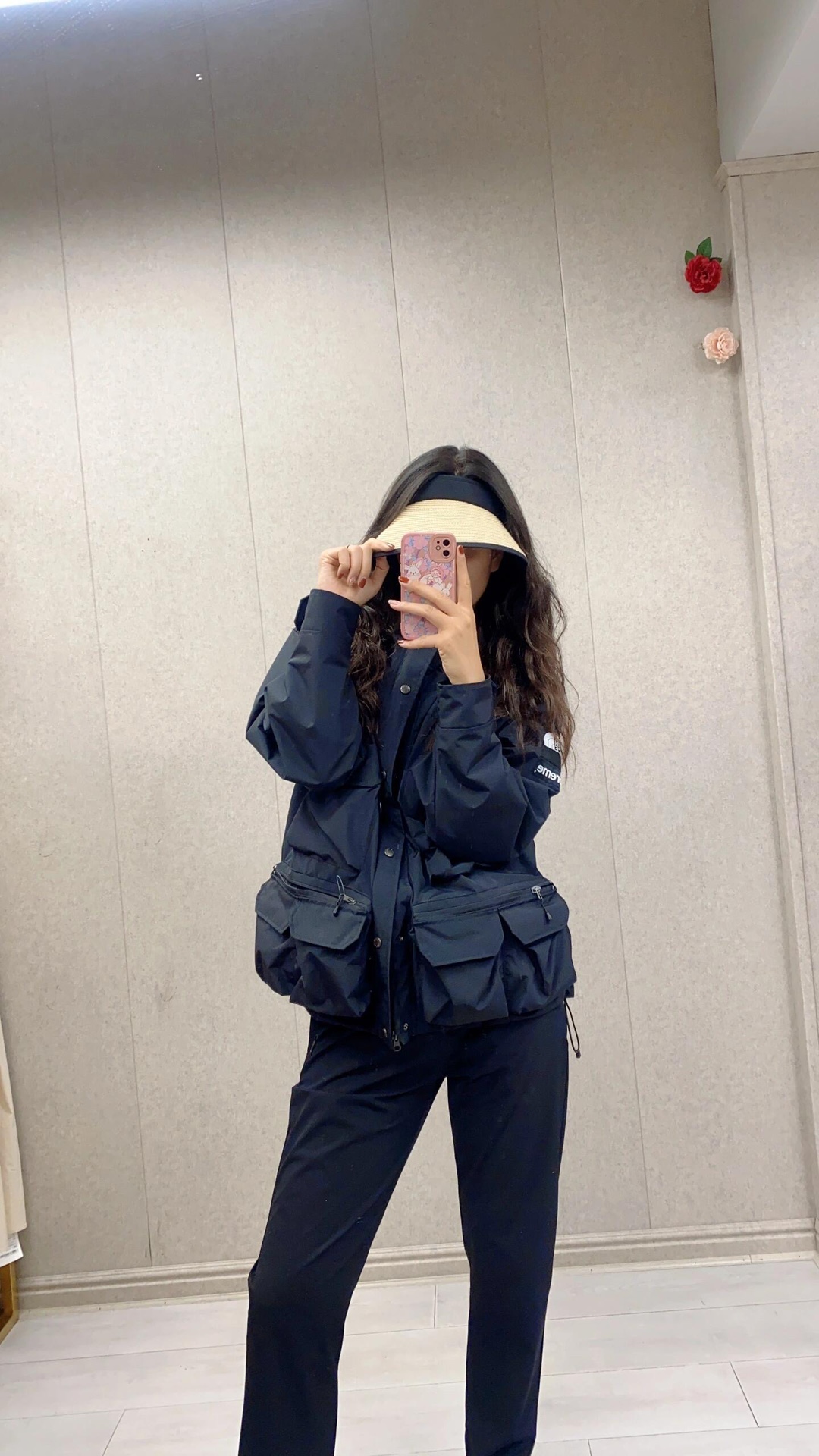 The North Face & Supreme 联名款多口袋机能冲锋衣上身效果#