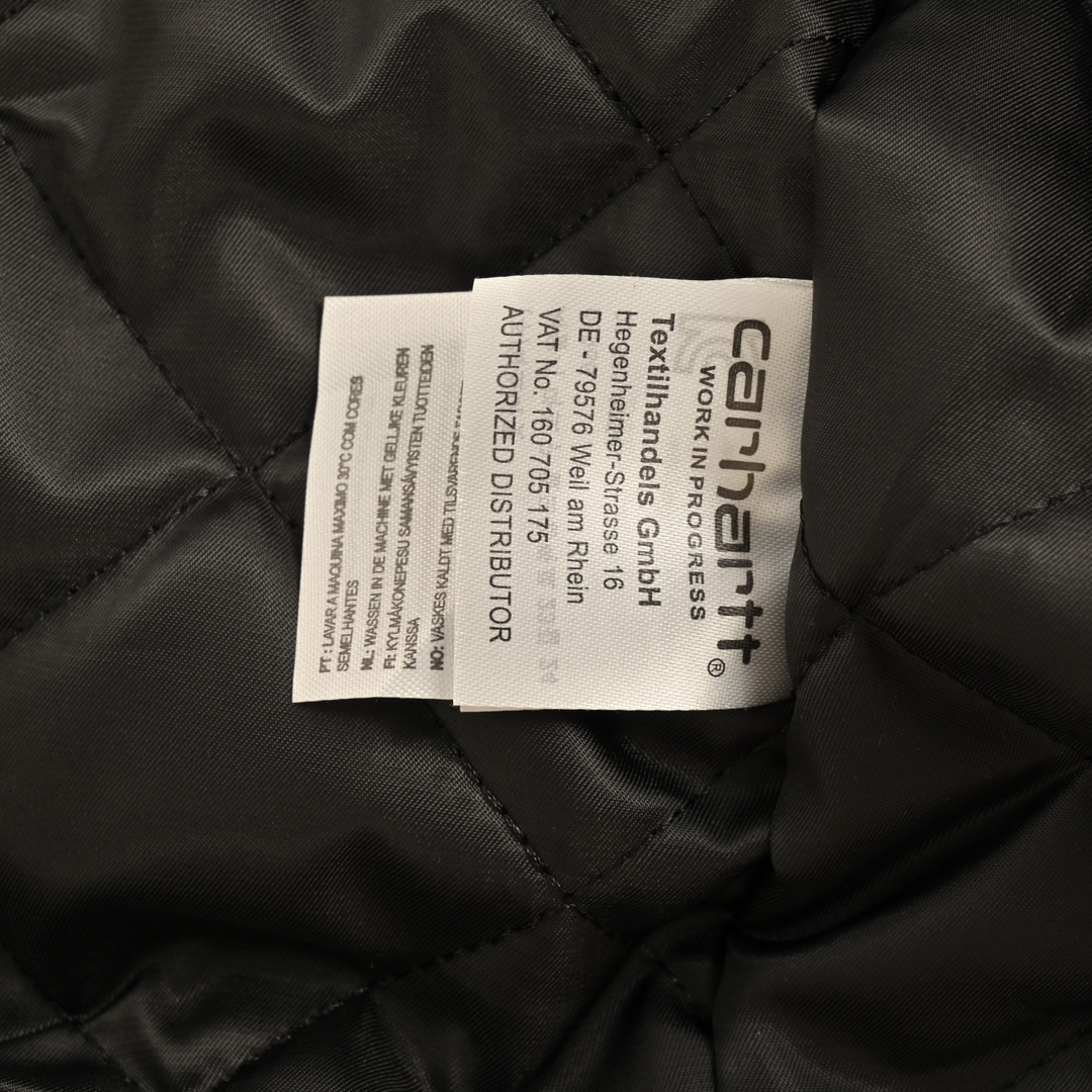 本地自取:💰280
Carhartt WIP卡哈特复古特律工装灯芯绒领棉服夹克
各风格玩家都有上身,没有明显的风格限制新工装
vintag cleanfit vibe urban 都可以轻松拿捏~合适or宽松都ok
纯看个人喜欢选择,都无错!
都是经典配色,真的随便选择
条件允许,多色选择,毕竟也不贵,换着穿,搭配不同裤子,一点毛病没有!!
全新环保棉斜纹布面料轻度水洗感,穿越久越好看!
灯芯绒翻领,经典还原,定制金色拉链,金色纽扣均带有 logo随着使用磨损,感觉回更佳
常规大小,非主流的肥大版型,更适合日常穿搭,各风格都可驾驭,无敌性价比!
Size:S-XL