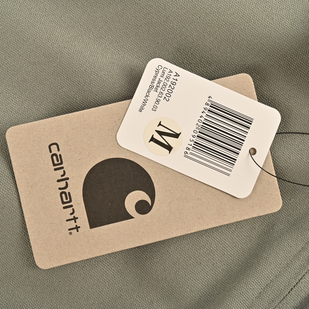 本地自取:💰280
Carhartt WIP卡哈特复古特律工装灯芯绒领棉服夹克
各风格玩家都有上身,没有明显的风格限制新工装
vintag cleanfit vibe urban 都可以轻松拿捏~合适or宽松都ok
纯看个人喜欢选择,都无错!
都是经典配色,真的随便选择
条件允许,多色选择,毕竟也不贵,换着穿,搭配不同裤子,一点毛病没有!!
全新环保棉斜纹布面料轻度水洗感,穿越久越好看!
灯芯绒翻领,经典还原,定制金色拉链,金色纽扣均带有 logo随着使用磨损,感觉回更佳
常规大小,非主流的肥大版型,更适合日常穿搭,各风格都可驾驭,无敌性价比!
Size:S-XL