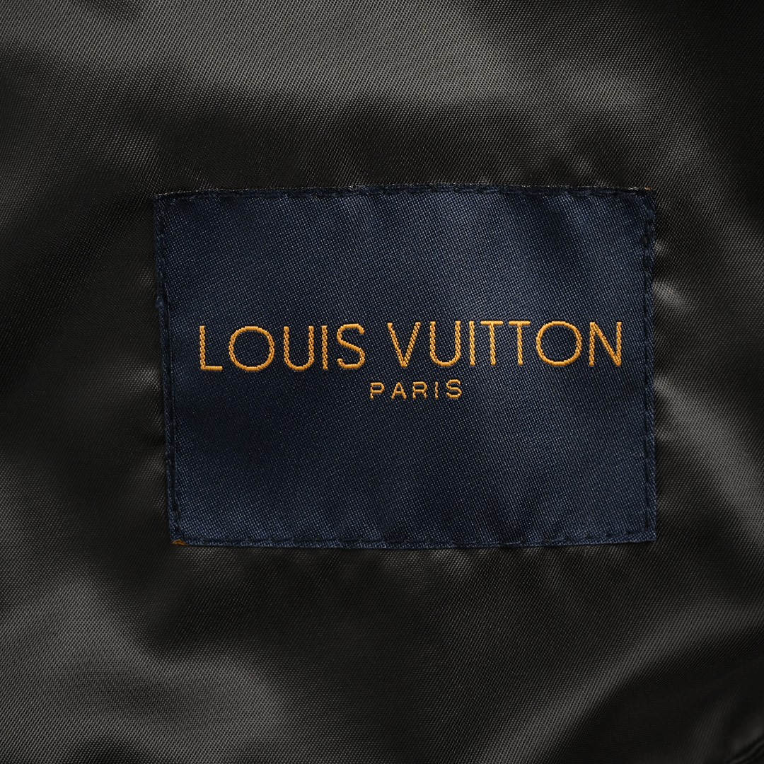 Louis Vuitton/路易威登 24Fw 老花绗缝刺绣灯芯绒领薄棉外套