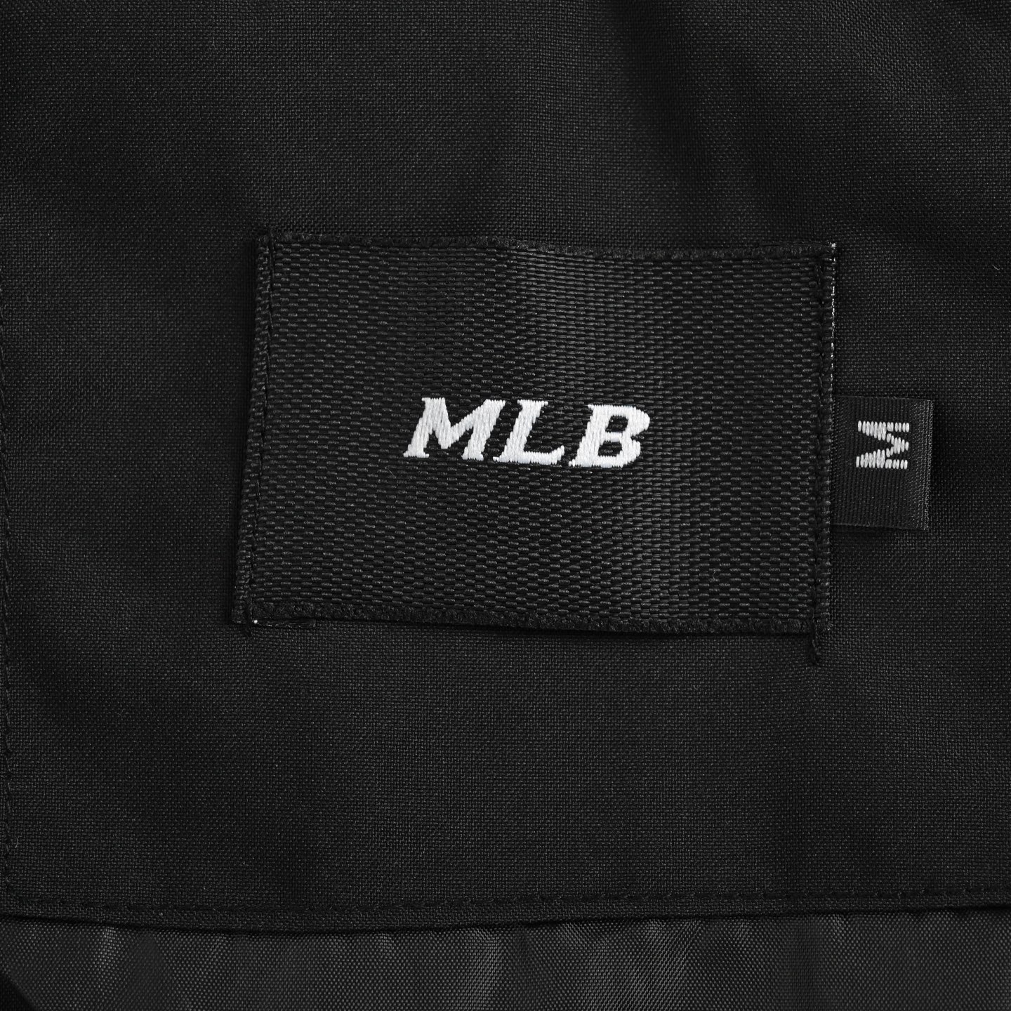 MLB 刺绣字母logo连帽夹克外套非常经典的一款夹克