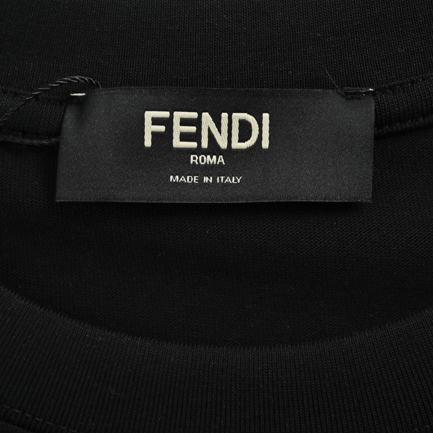 Fendi/芬迪 25ss FF彩色刺绣短袖 榻榻米绣花工艺针数密度饱满