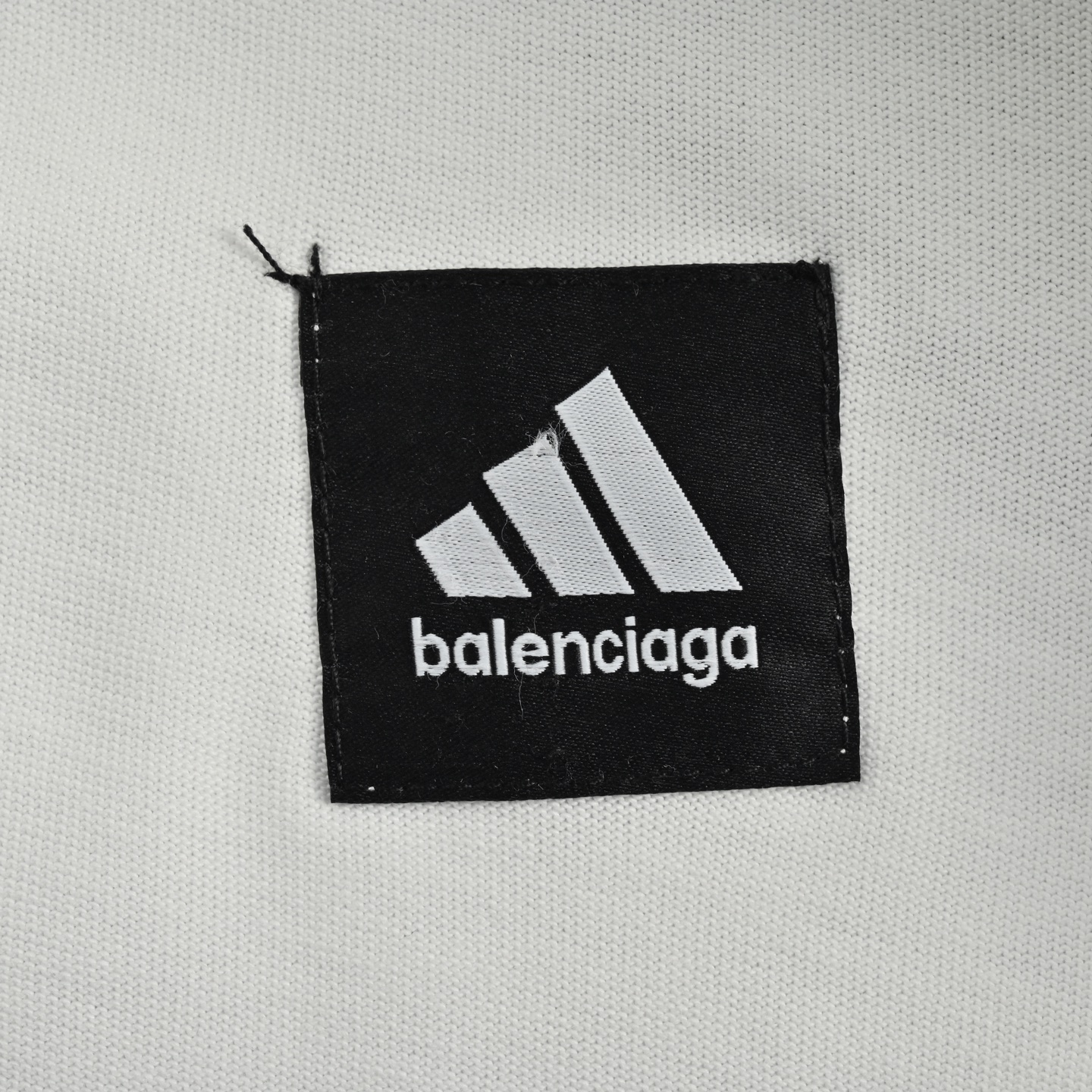 Balenciaga & Adidas 联名款刺绣logo短袖
