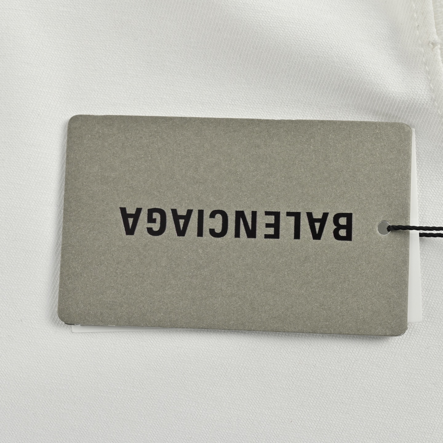 Balenciaga/巴黎世家 25ss logo溶解磨破短袖 黑色 白色-Chinese UA Cheap High Quatity Brand Clothes Bags handbags Sneakers wholesale wholesaler seller from China Factory suppliers Fashion Clothing Shoes best Quality Beautiful Price Balenciaga/巴黎世家 25ss logo溶解磨破短袖 黑色 白色