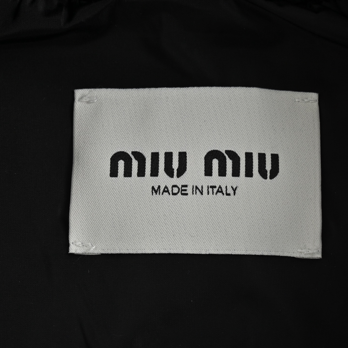 Miu Miu/缪缪 24Fw 贴绣徽标立领皮衣外套