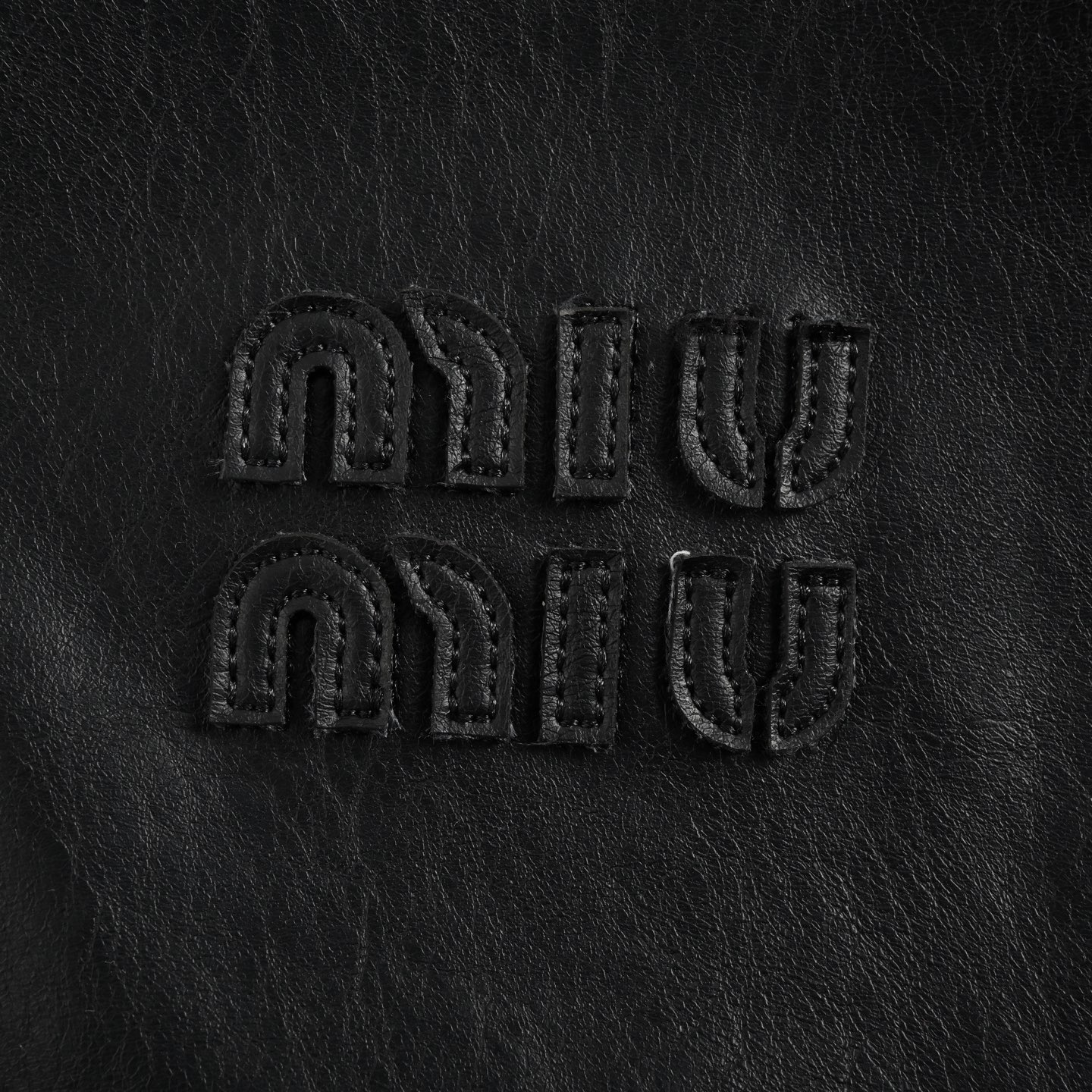 Miu Miu/缪缪 24Fw 贴绣徽标立领皮衣外套