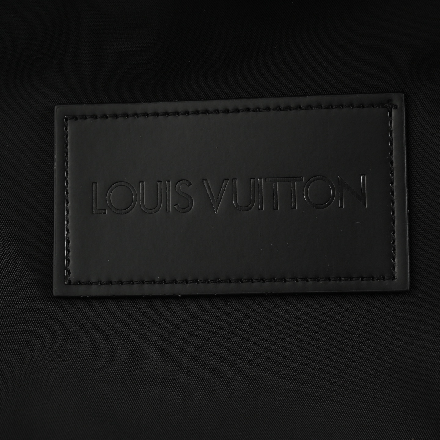 Louis Vuitton/路易威登 24Fw 暗纹提花双面穿冲锋衣外套