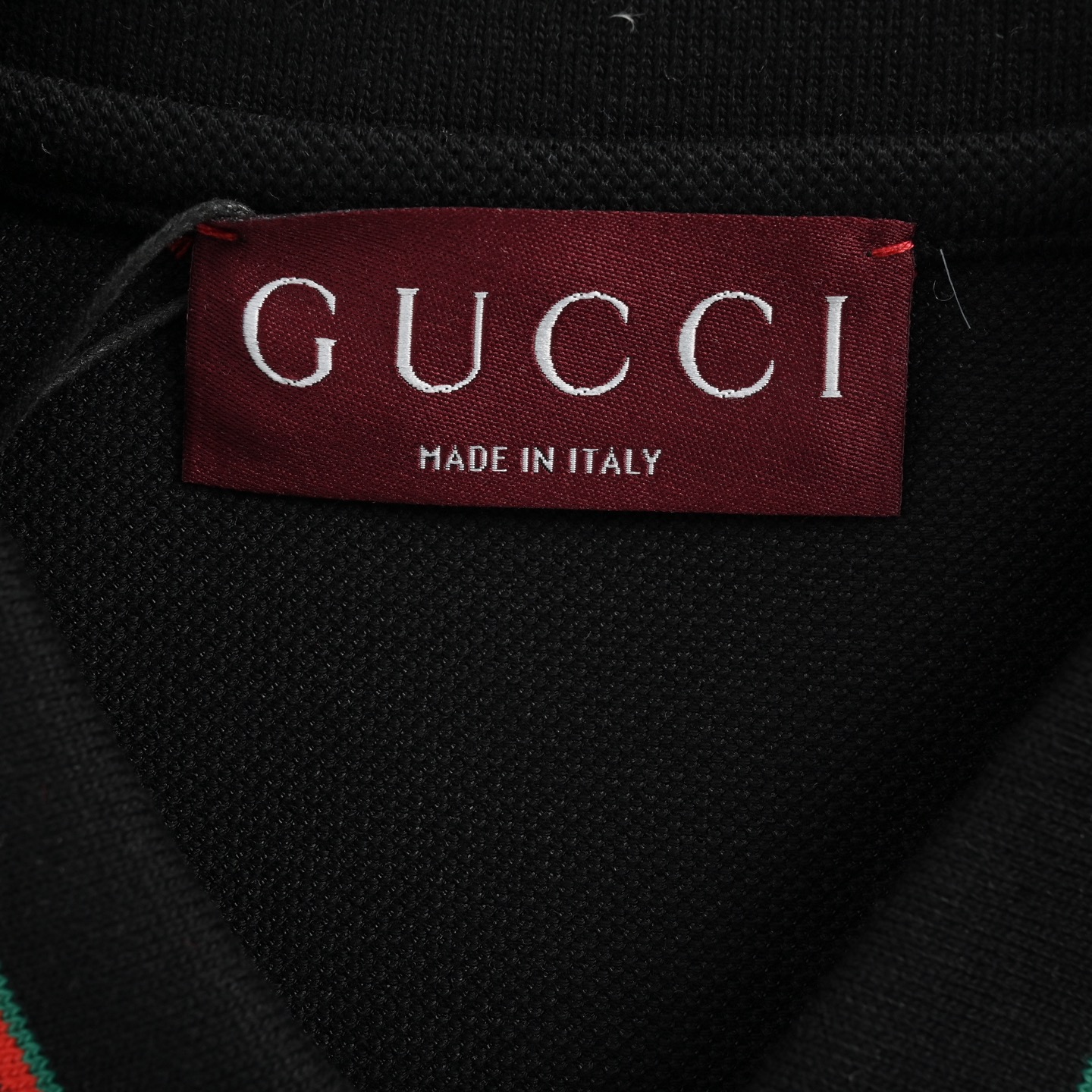 Gucci/古驰领口字母Polo短袖 这款单品出自Gucci Lido系列