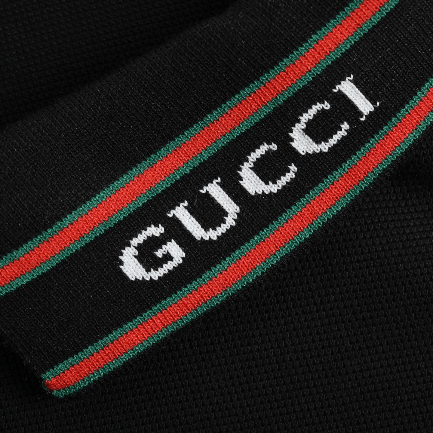 Gucci/古驰领口字母Polo短袖 这款单品出自Gucci Lido系列