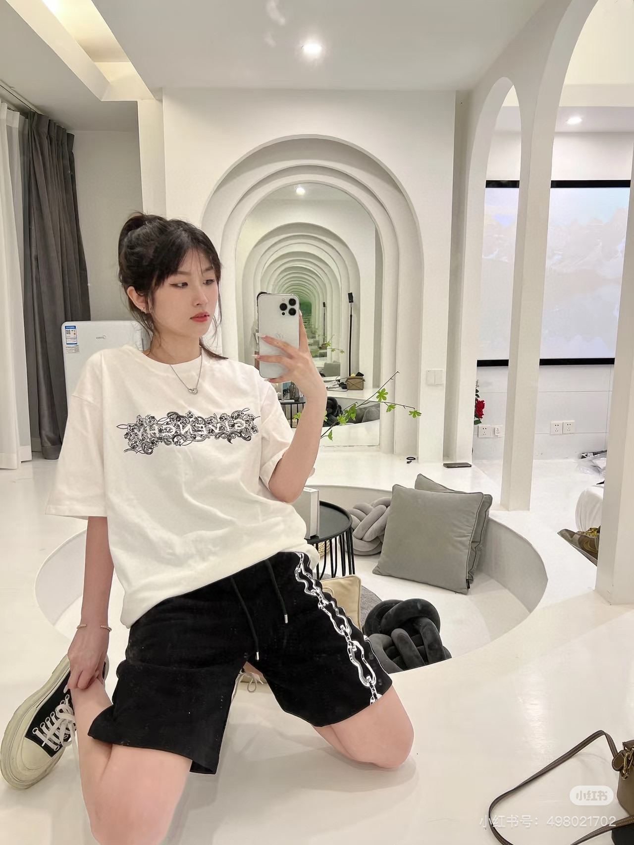 GIVENCHY/纪梵希 花卉刺绣字母logo短袖上身效果#