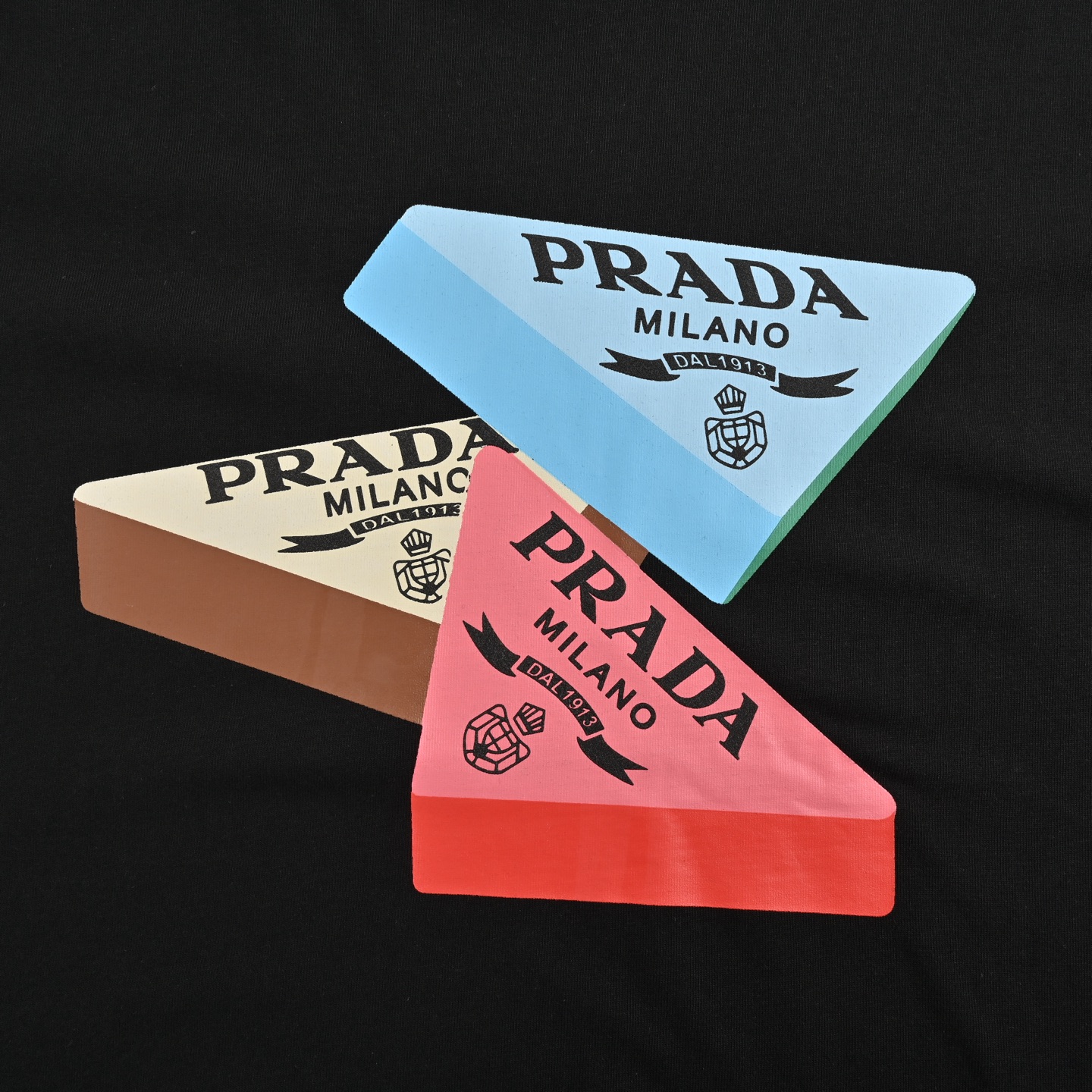 Prada/普拉达 立体三角标印花短袖 定做布料
