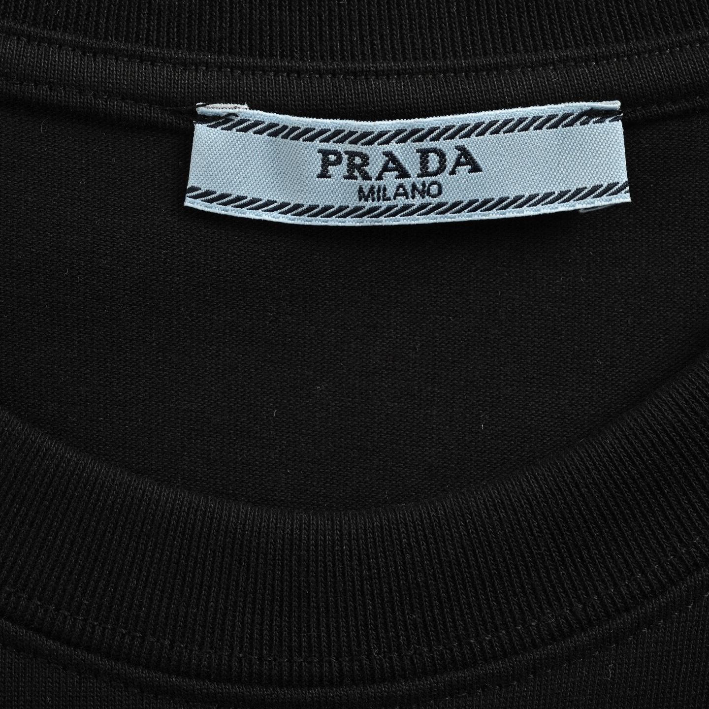 Prada/普拉达 立体三角标印花短袖 定做布料