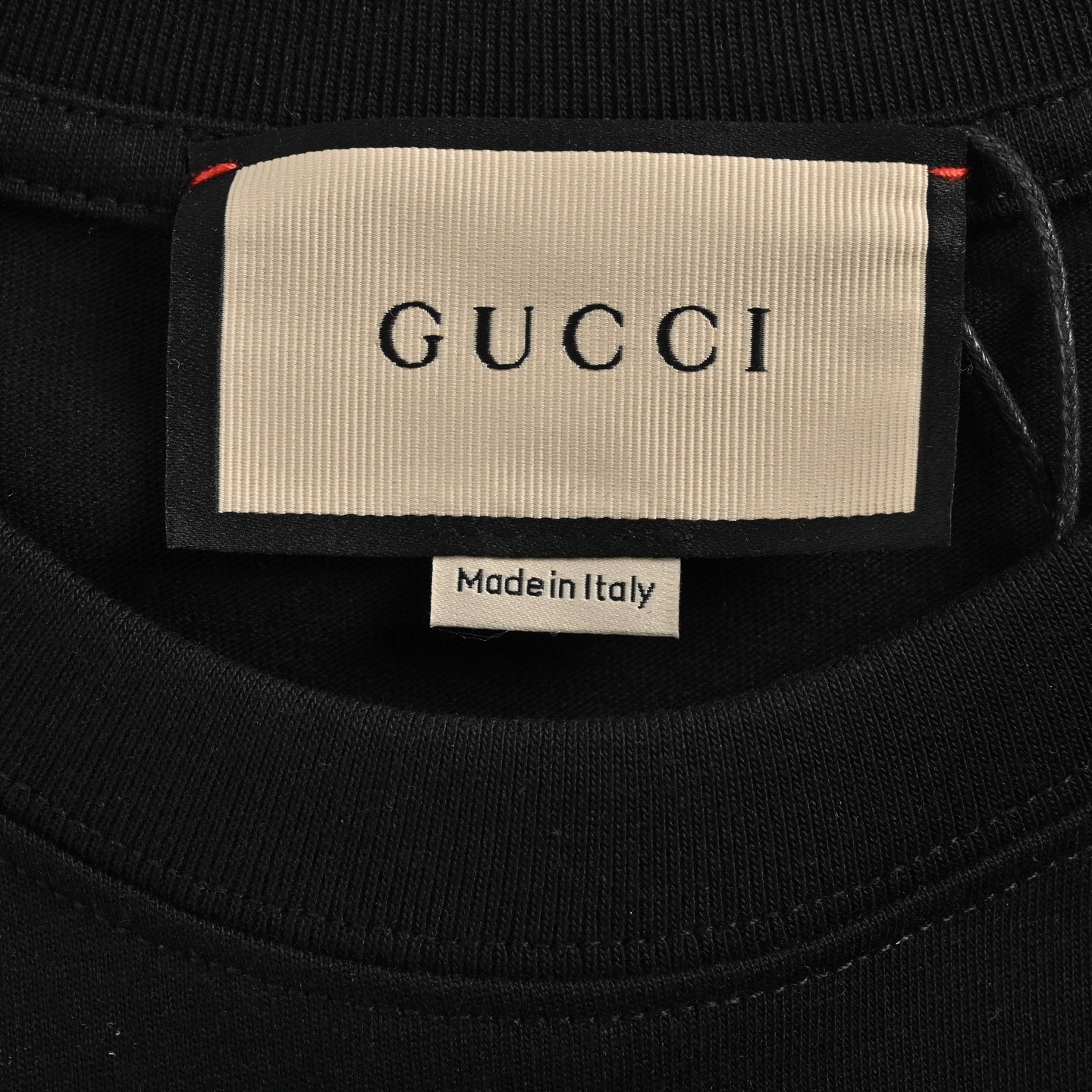 Gucci/古驰 24ss 暗纹字母logo刺绣短袖 休闲装与T恤巧妙融入简约廓形