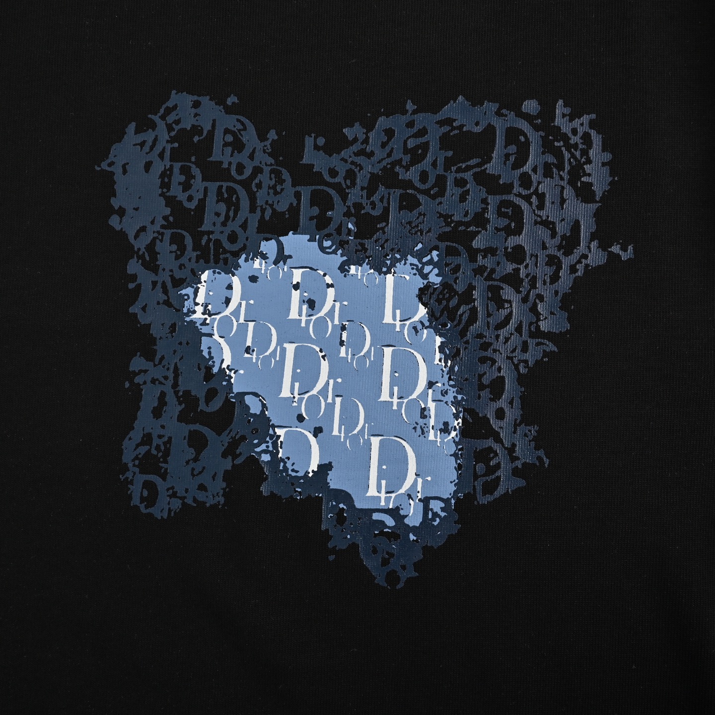 Dior/迪奥 爱心印花短袖 Logo标识精致升级 灵感源自八十年代复古原版面料