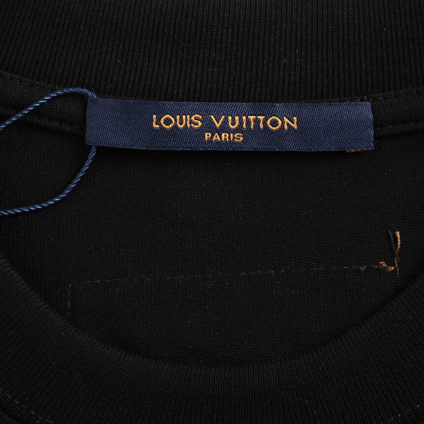 Louis Vuitton/路易威登 字母印花logo短袖-Chinese UA Cheap High Quatity Brand Clothes Bags handbags Sneakers wholesale wholesaler seller from China Factory suppliers Fashion Clothing Shoes best Quality Beautiful Price Louis Vuitton/路易威登 字母印花logo短袖