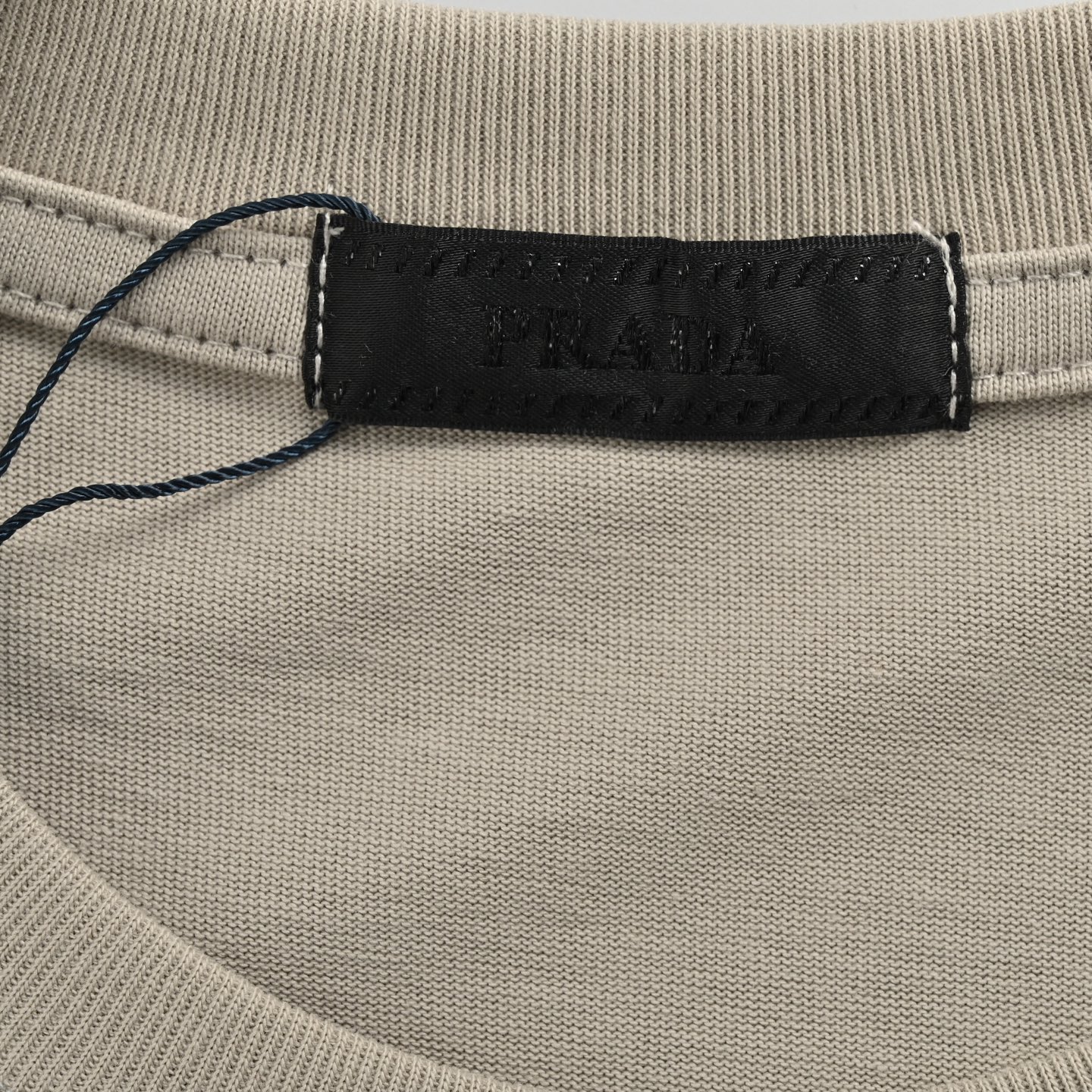 Prada/普拉达 25ss 皇冠字母刺绣短袖