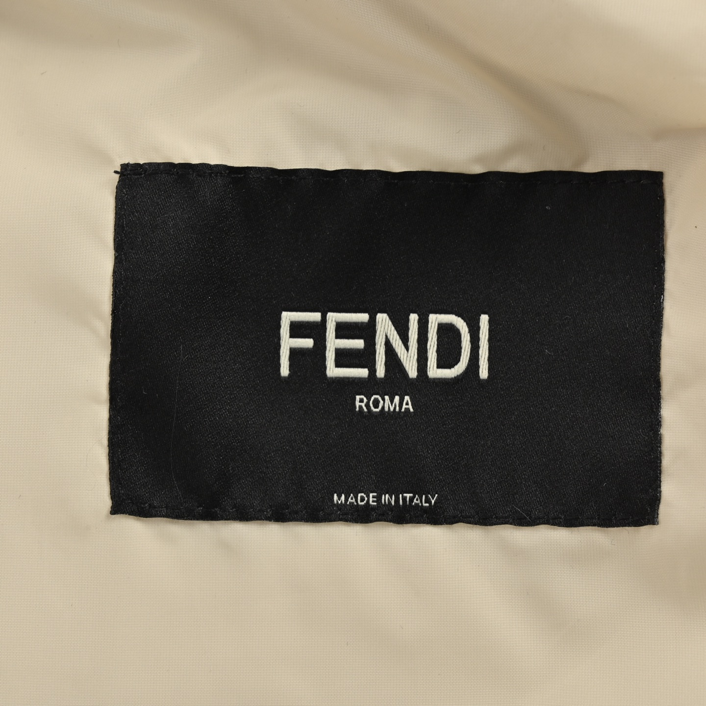 Fendi/芬迪 杏色满印尼龙防风夹克连帽外套