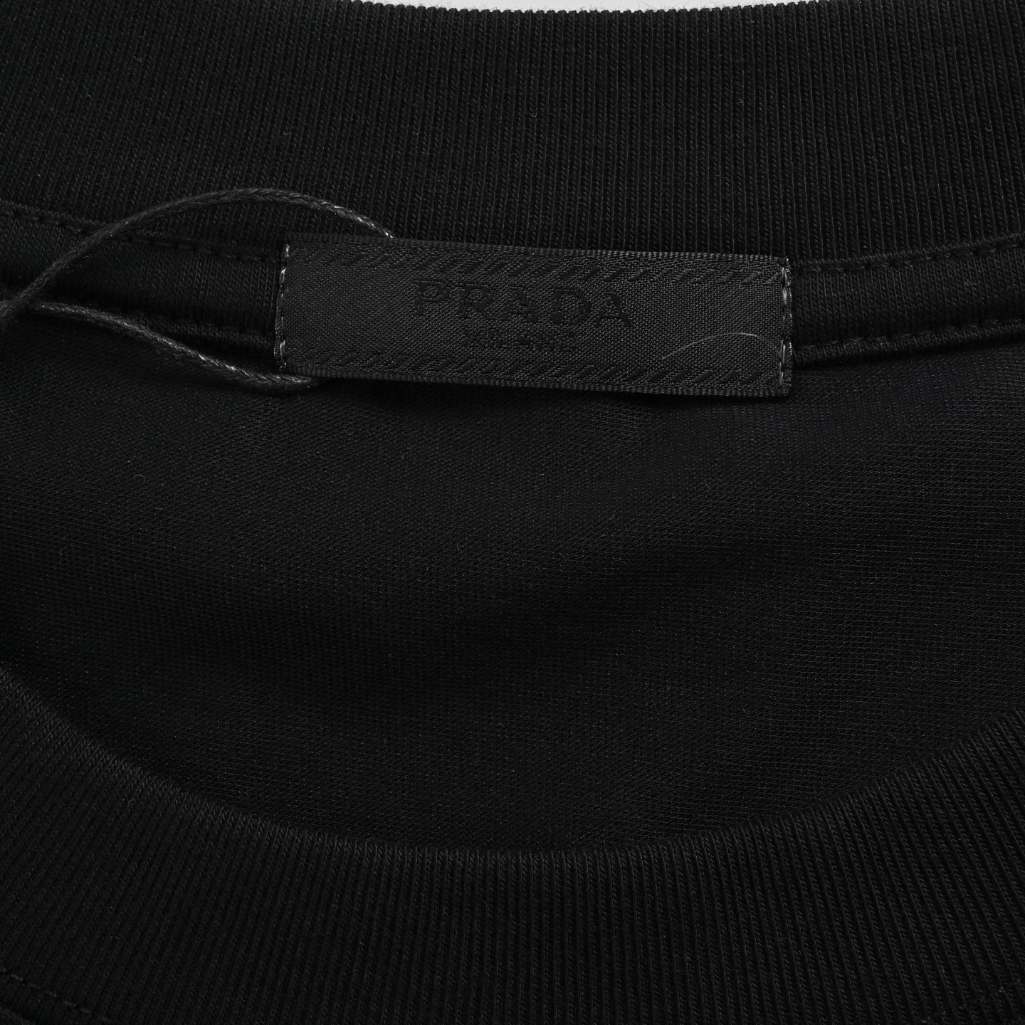 Prada/普拉达 25ss 刺绣字母后背泼墨三角标短袖 经典胸前logo泼墨立体刺绣 白色 黑色