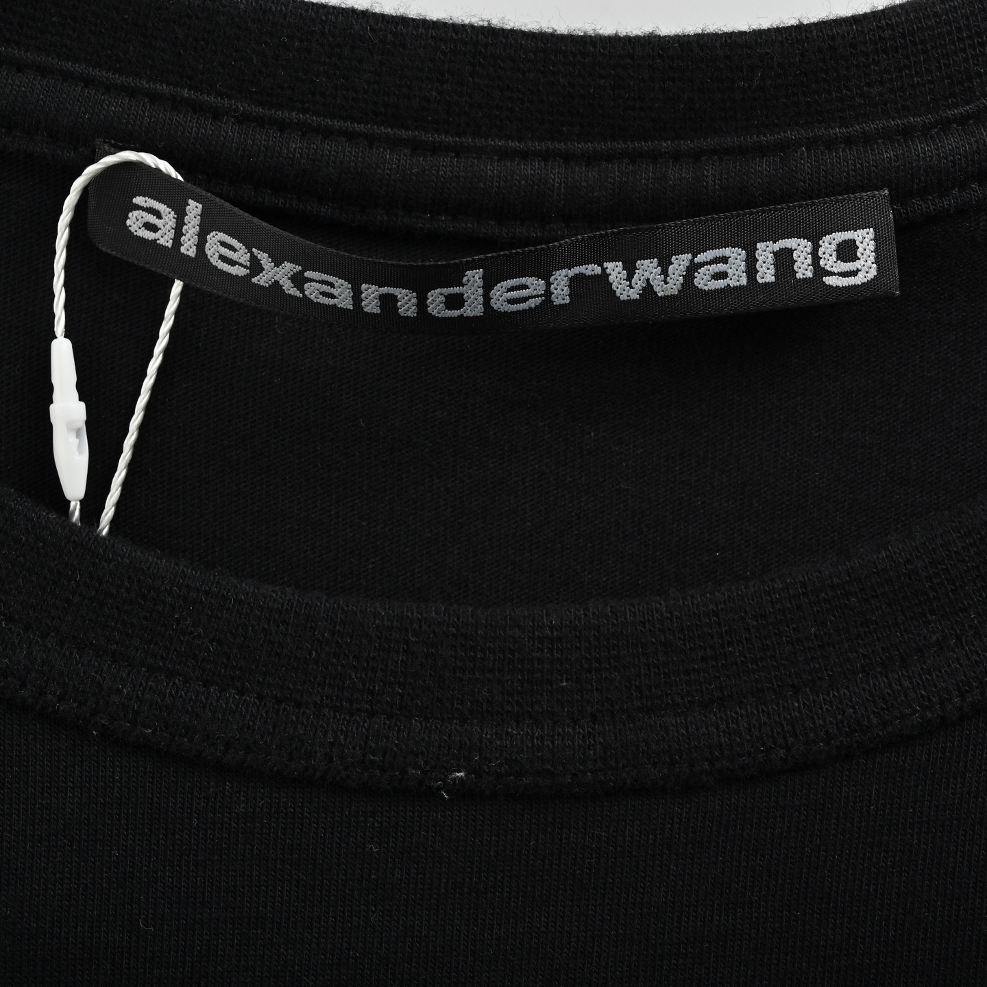 Alexander Wang/亚历山大王 25ss 浮雕压花字母贴布绣短袖