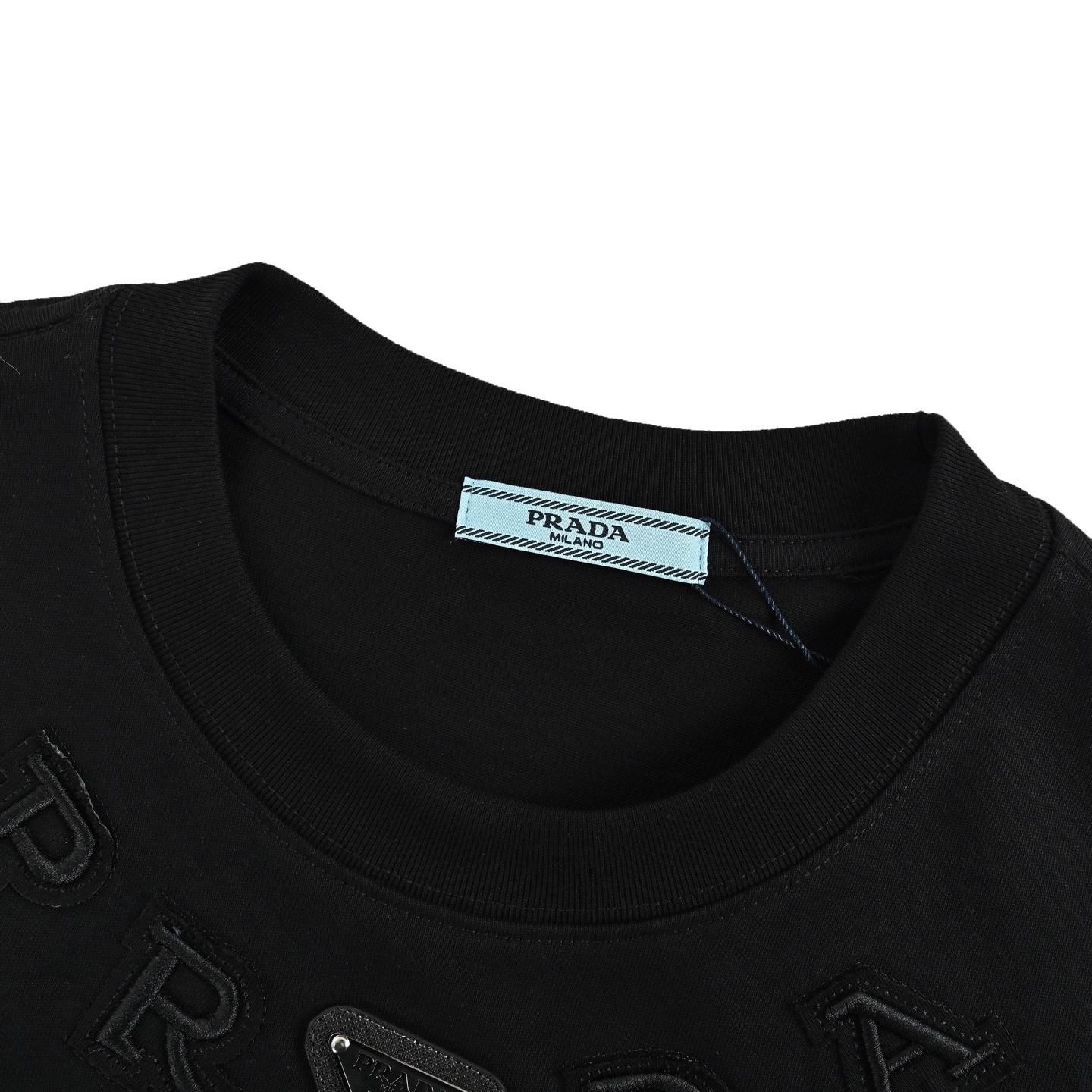 Prada/普拉达 25ss 领口字母刺绣三角标短袖