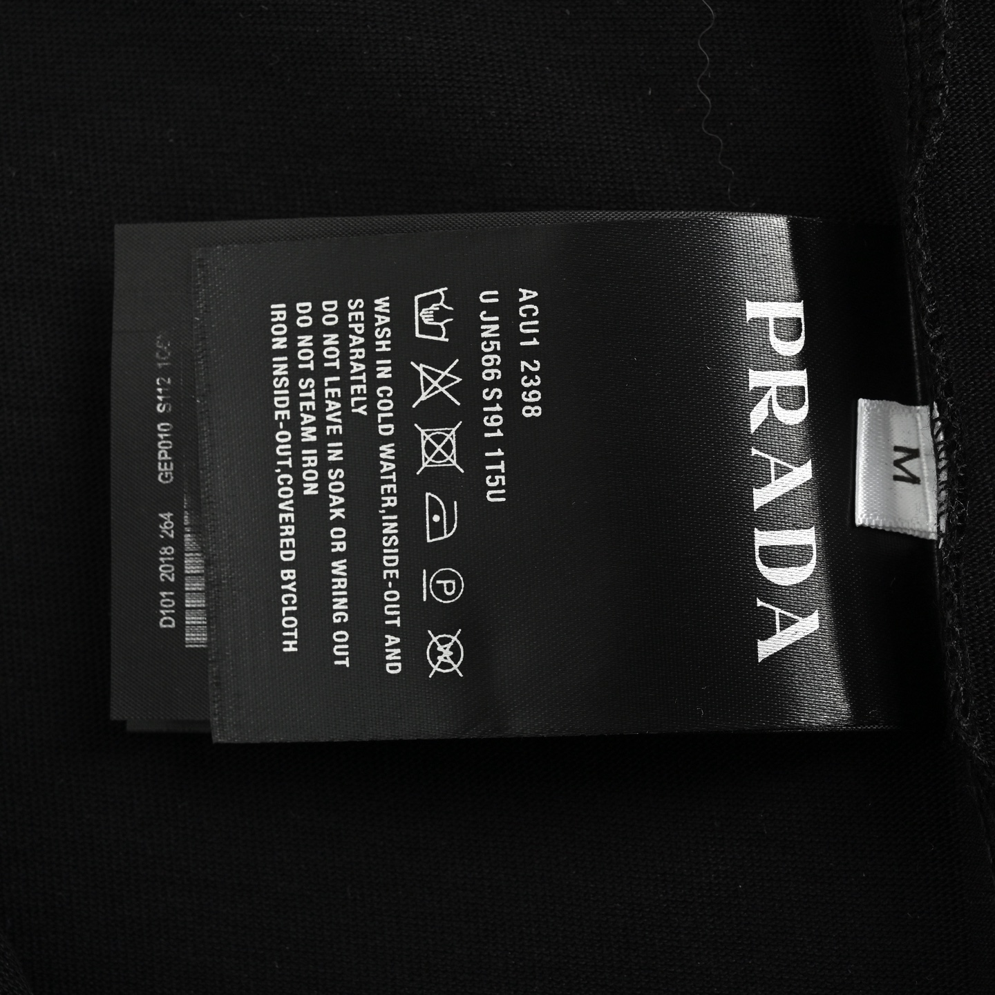 Prada/普拉达 25ss 领口字母刺绣三角标短袖