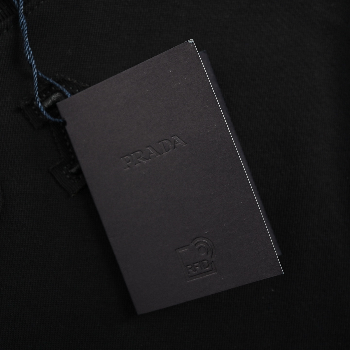 Prada/普拉达 25ss 领口字母刺绣三角标短袖