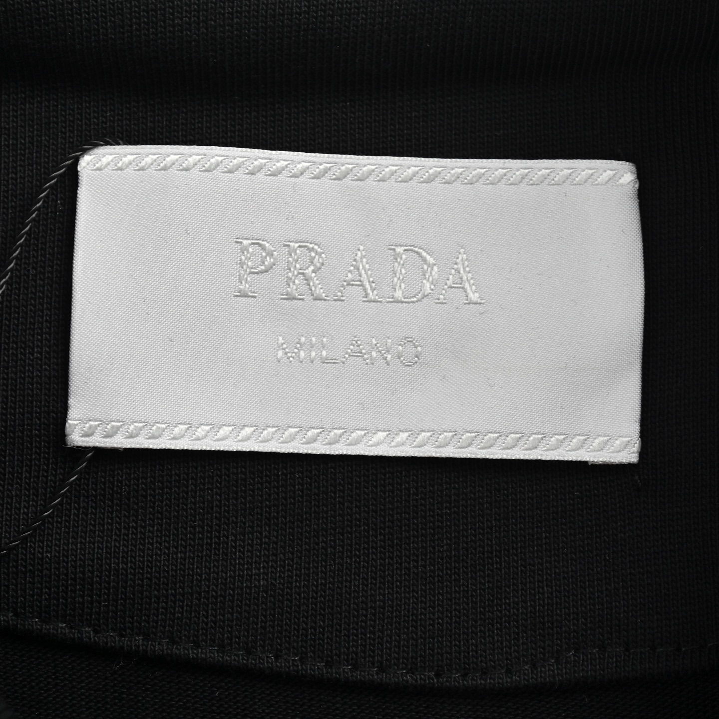Prada/普拉达 24ss 压膜浮雕logo短袖