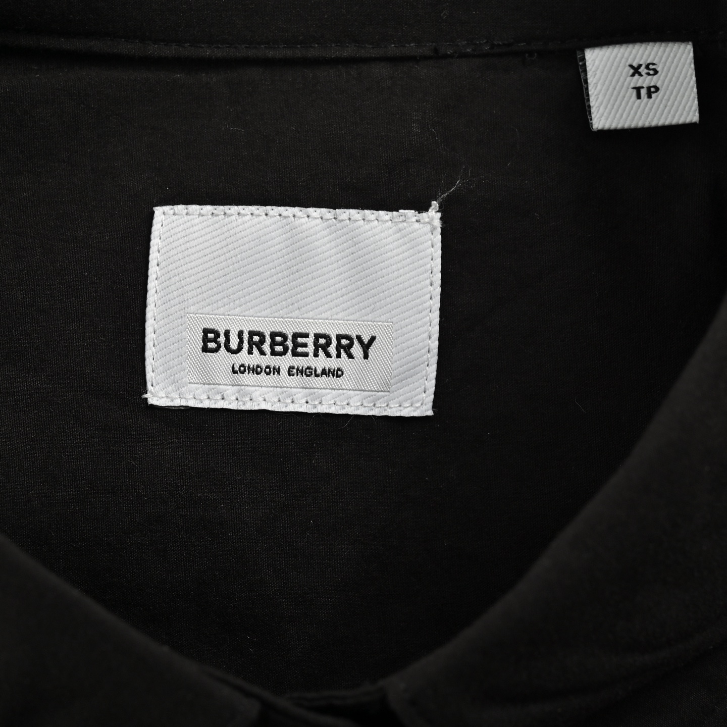 Burberry/巴宝莉 胸口战马贴布衬衫 BBR品牌最具代表性经典条纹衬衣-Chinese UA Cheap High Quatity Brand Clothes Bags handbags Sneakers wholesale wholesaler seller from China Factory suppliers Fashion Clothing Shoes best Quality Beautiful Price Burberry/巴宝莉 胸口战马贴布衬衫 BBR品牌最具代表性经典条纹衬衣