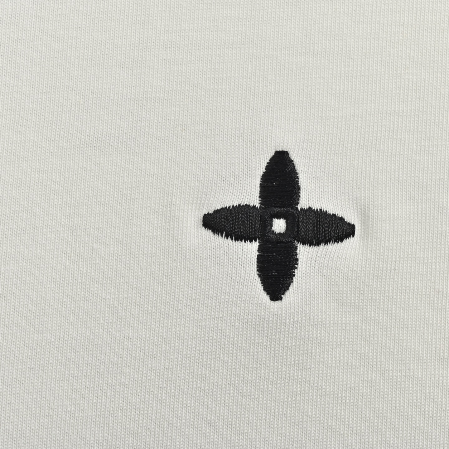 Louis Vuitton/路易威登 25ss 刺绣老花短袖