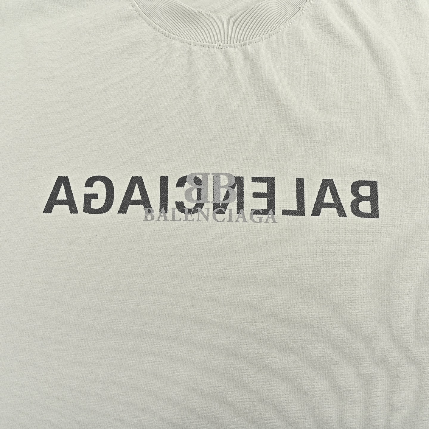 Balenciaga/巴黎世家 24ss 叠标透印反转字母印花水洗短袖浅灰色 水洗黑-Chinese UA Cheap High Quatity Brand Clothes Bags handbags Sneakers wholesale wholesaler seller from China Factory suppliers Fashion Clothing Shoes best Quality Beautiful Price Balenciaga/巴黎世家 24ss 叠标透印反转字母印花水洗短袖浅灰色 水洗黑