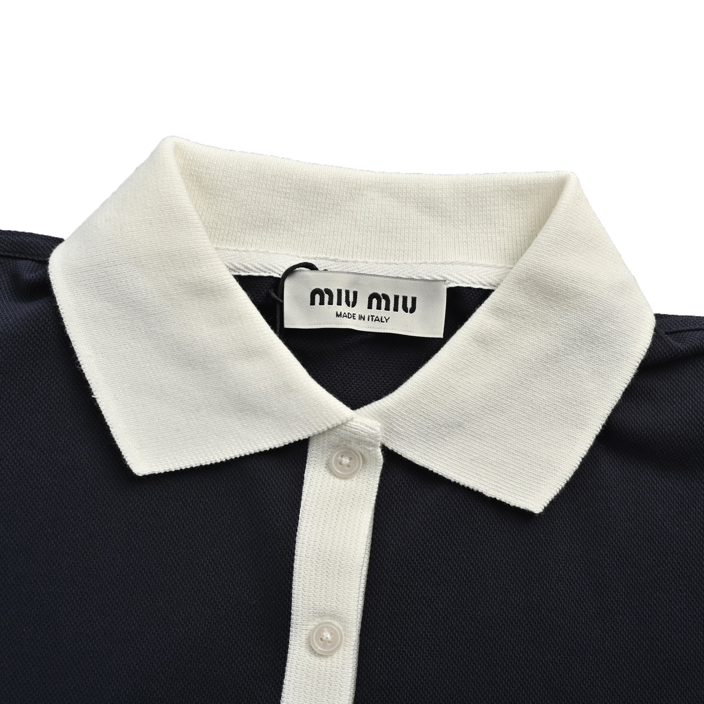 Miu Miu/缪缪 25ss 刺绣字母撞色Polo短袖 这款高定25最新款字母刺绣徽标撞色翻领珠地棉短袖T恤polo衫