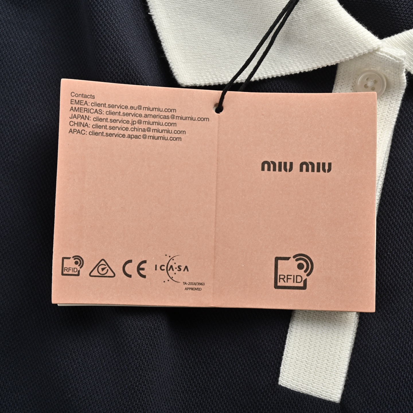 Miu Miu/缪缪 25ss 刺绣字母撞色Polo短袖 这款高定25最新款字母刺绣徽标撞色翻领珠地棉短袖T恤polo衫