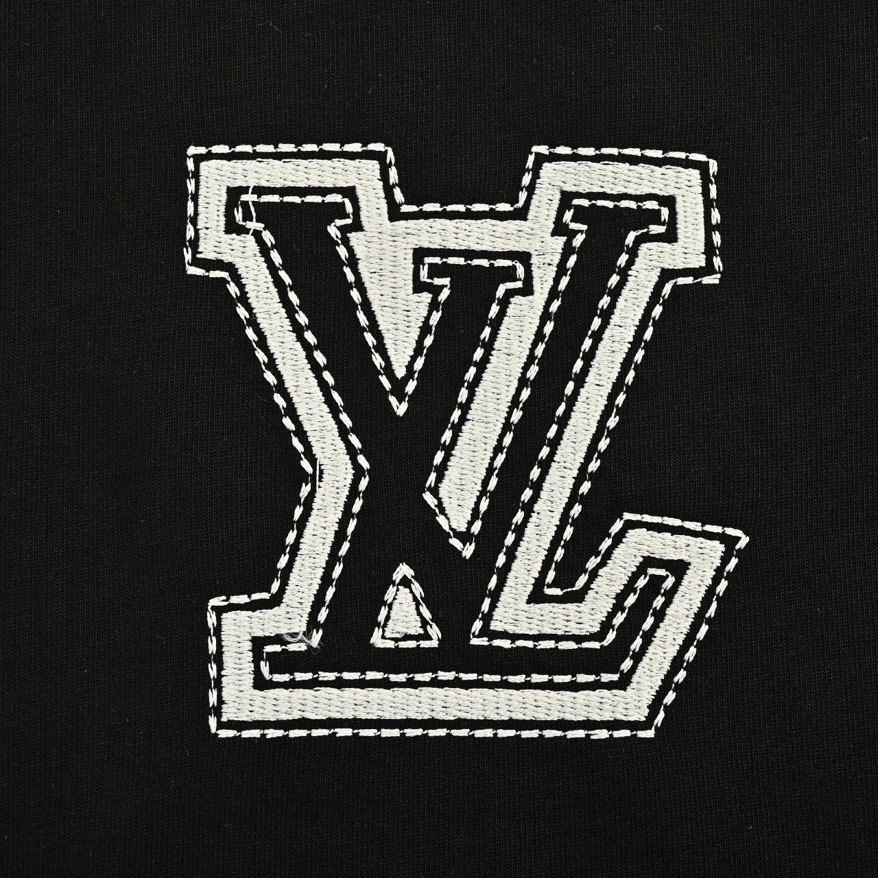 Louis Vuitton/路易威登 25ss 立体刺绣包芯logo短袖 黑色 白色-Chinese UA Cheap High Quatity Brand Clothes Bags handbags Sneakers wholesale wholesaler seller from China Factory suppliers Fashion Clothing Shoes best Quality Beautiful Price Louis Vuitton/路易威登 25ss 立体刺绣包芯logo短袖 黑色 白色