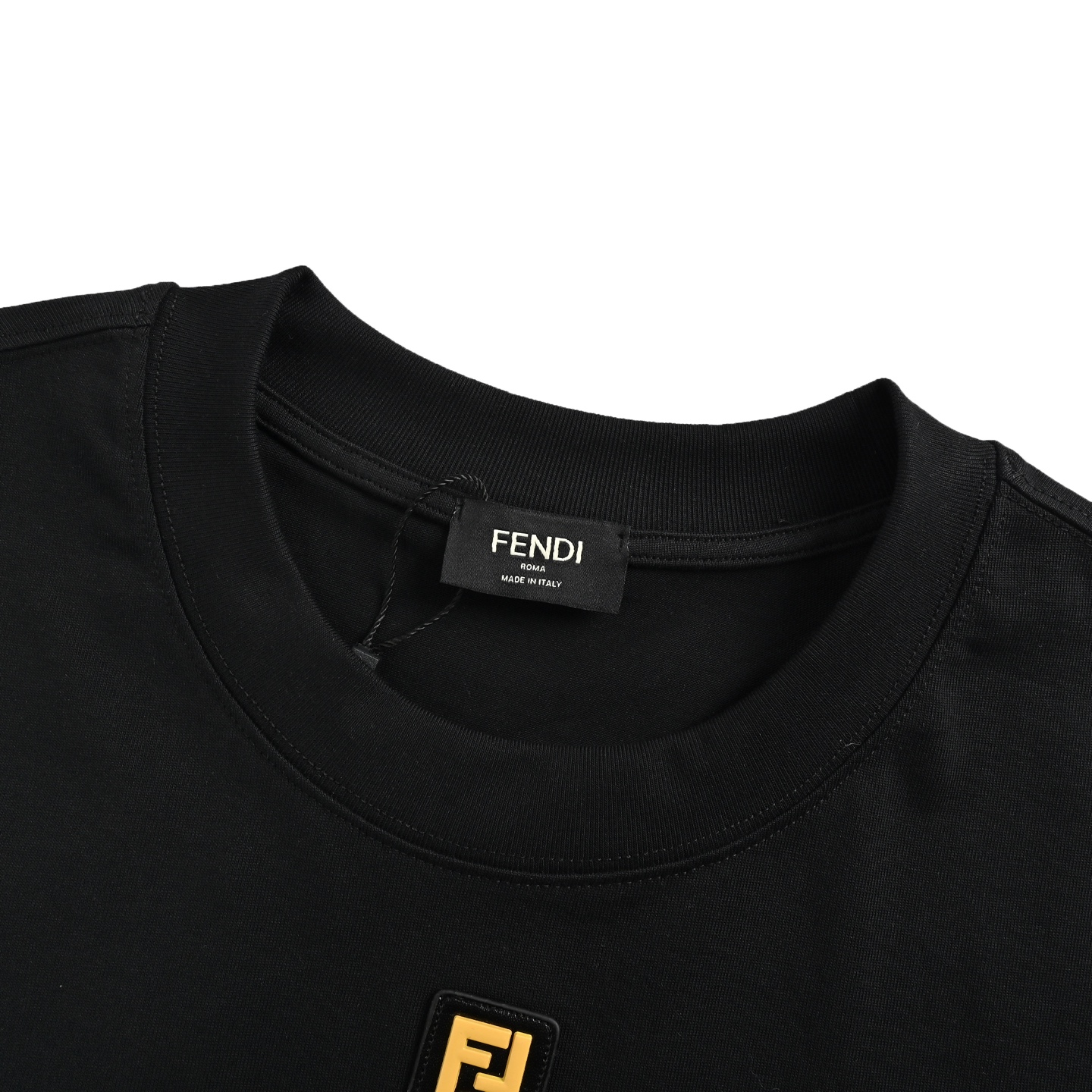 Fendi/芬迪 25ss 领口FF金属徽标短袖