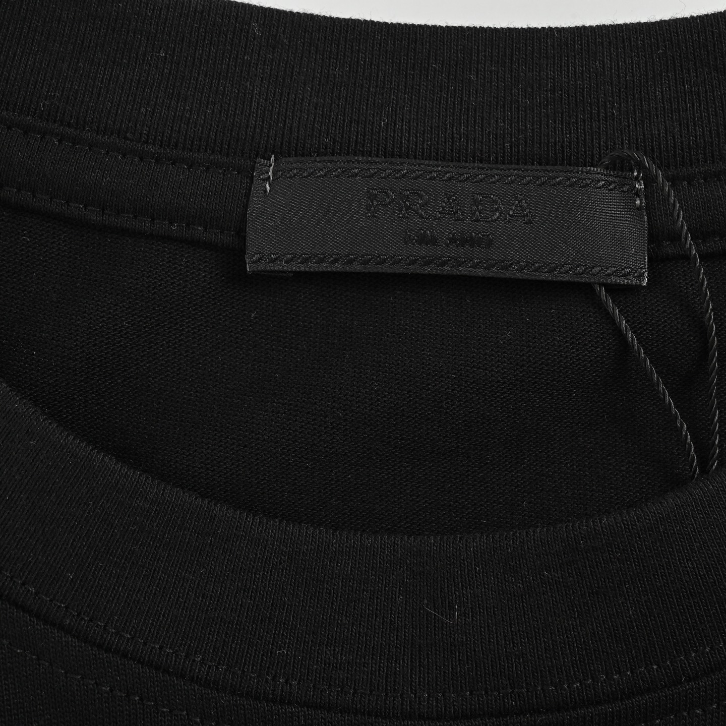 Prada/普拉达 25ss 绿色字母logo印花短袖 胸前用涂鸦形象展现经典三角logo