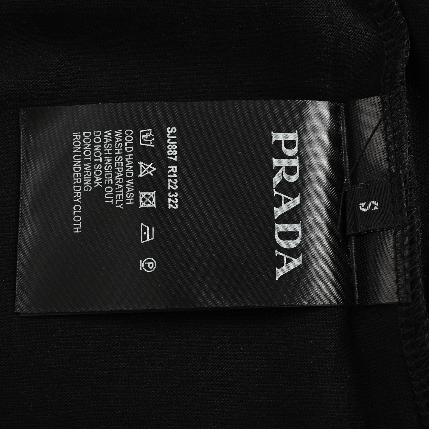 Prada/普拉达 25ss 绿色字母logo印花短袖 胸前用涂鸦形象展现经典三角logo