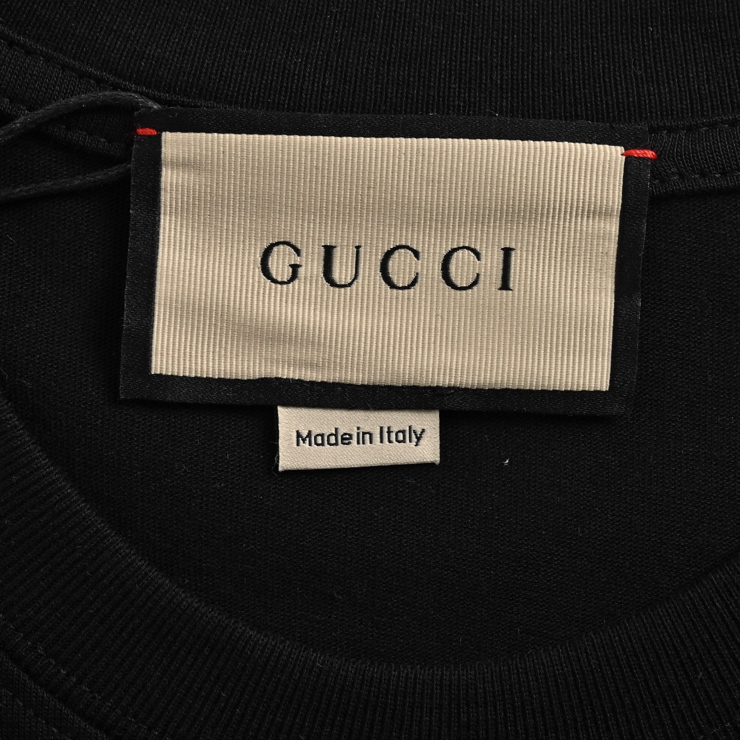 Gucci/古驰 浮雕压花字母logo短袖