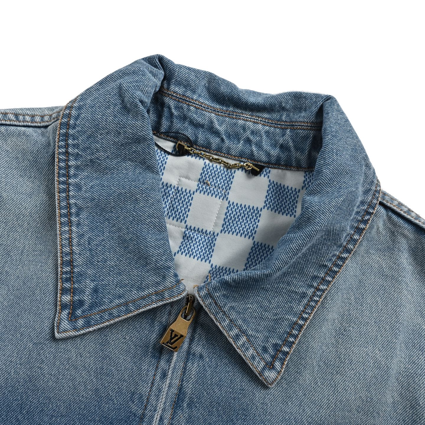 Louis Vuitton/路易威登 25ss 口袋刺绣拉链牛仔外套 胸袋刺绣 LV 标识 浅蓝色渐变牛仔洗水
