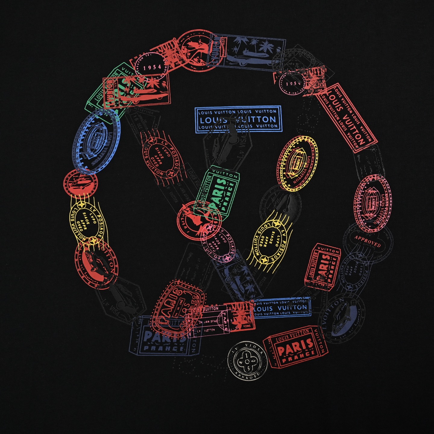 Louis Vuitton/路易威登 25ss 链条logo印花短袖 黑色 杏色-Chinese UA Cheap High Quatity Brand Clothes Bags handbags Sneakers wholesale wholesaler seller from China Factory suppliers Fashion Clothing Shoes best Quality Beautiful Price Louis Vuitton/路易威登 25ss 链条logo印花短袖 黑色 杏色