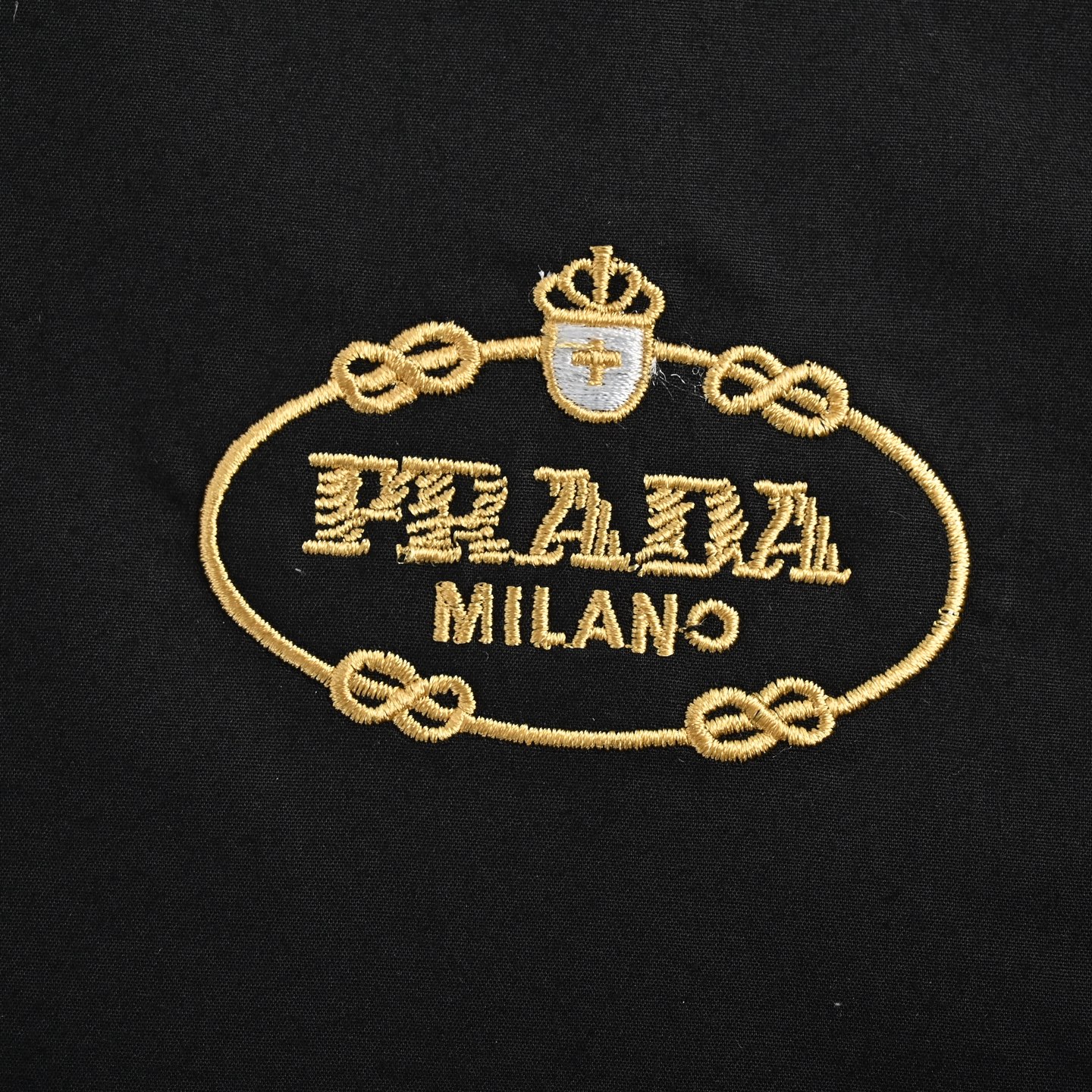 Prada/普拉达 刺绣字母府绸衬衫-Chinese UA Cheap High Quatity Brand Clothes Bags handbags Sneakers wholesale wholesaler seller from China Factory suppliers Fashion Clothing Shoes best Quality Beautiful Price Prada/普拉达 刺绣字母府绸衬衫