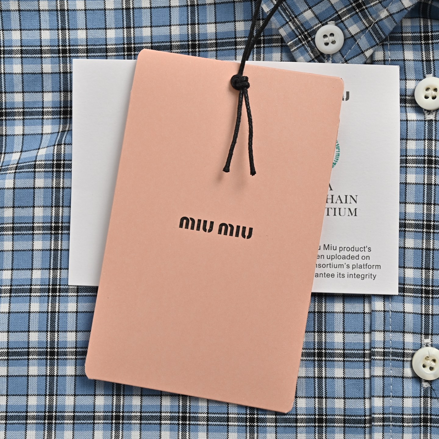Miu Miu/缪缪 刺绣小标格纹衬衫 纯棉面料舒适又透气 复古格纹加上徽标点缀