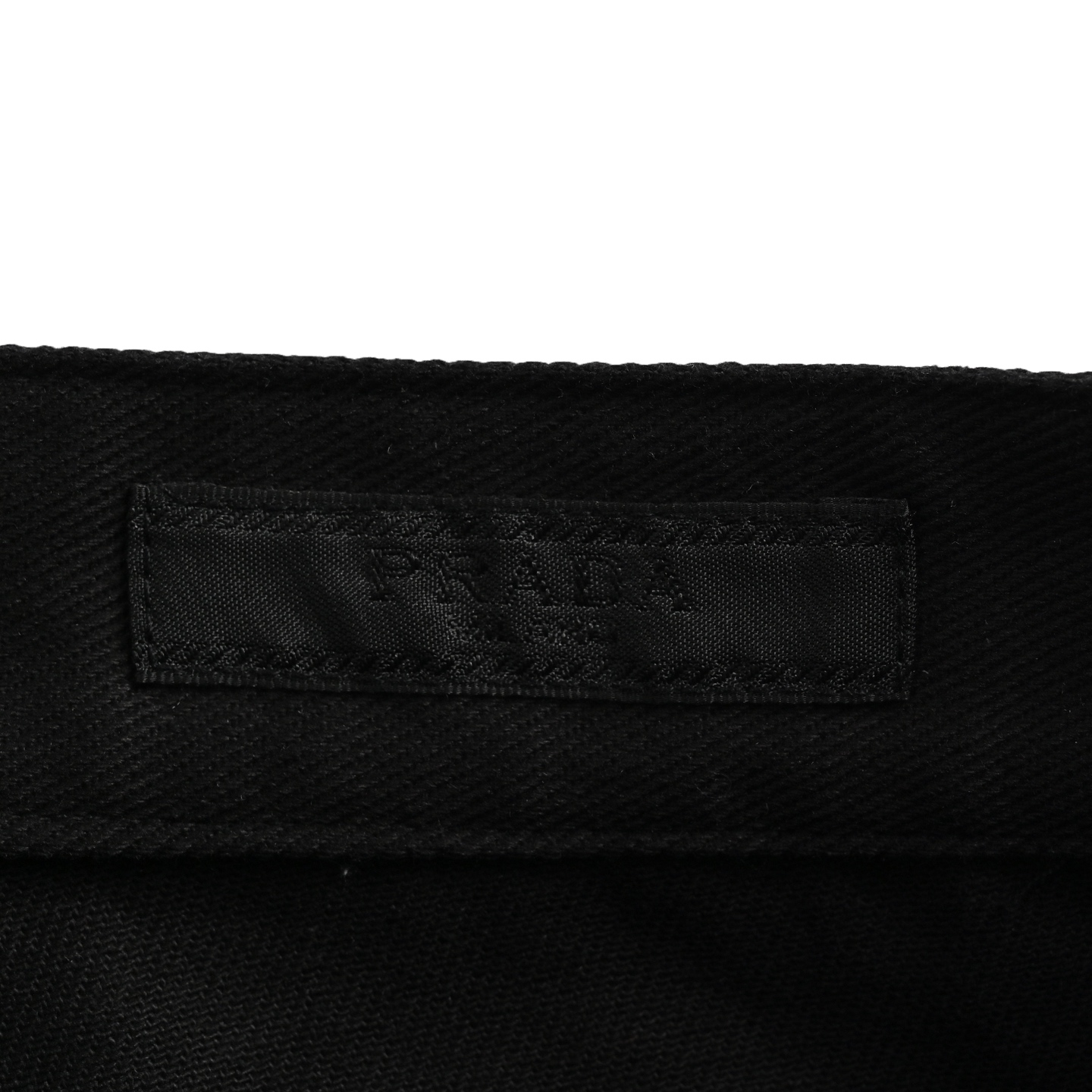 Prada/普拉达 25ss 口袋三角标工装短裤