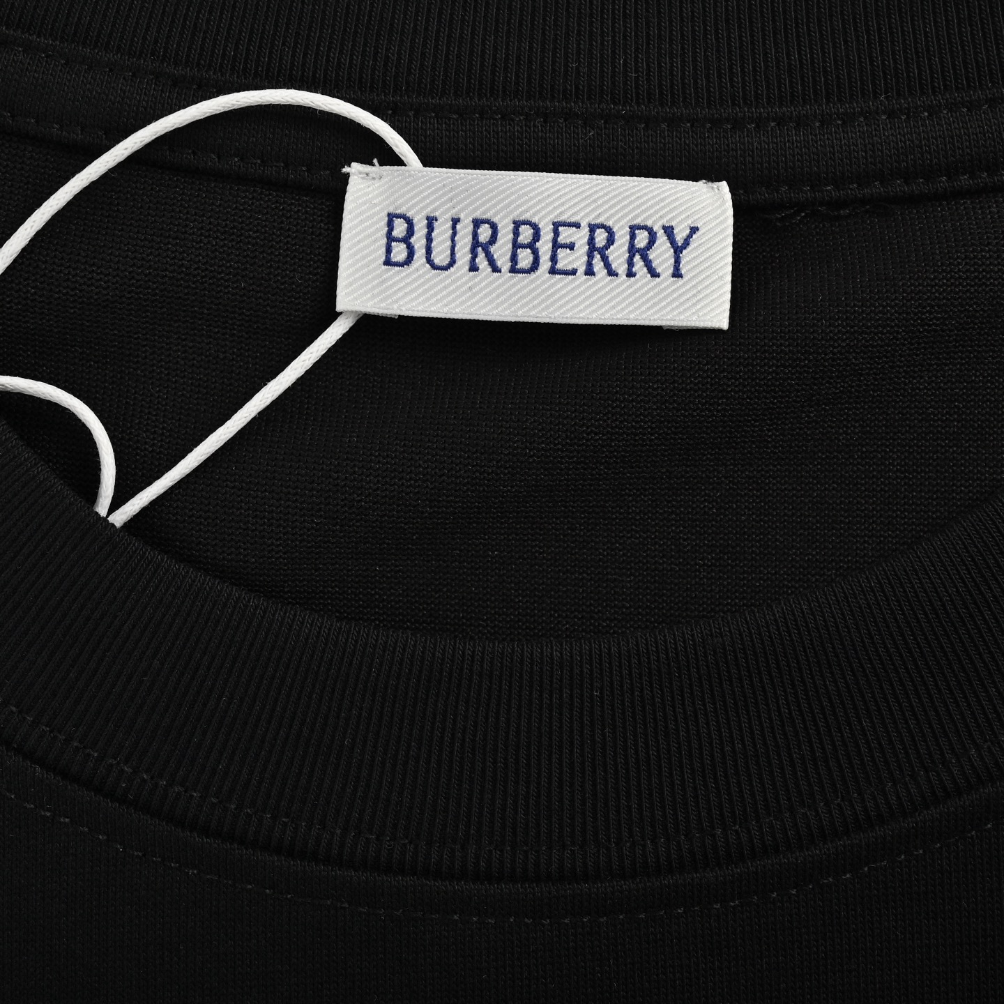 Burberry/巴宝莉 25ss 肩膀下摆战马印花短袖