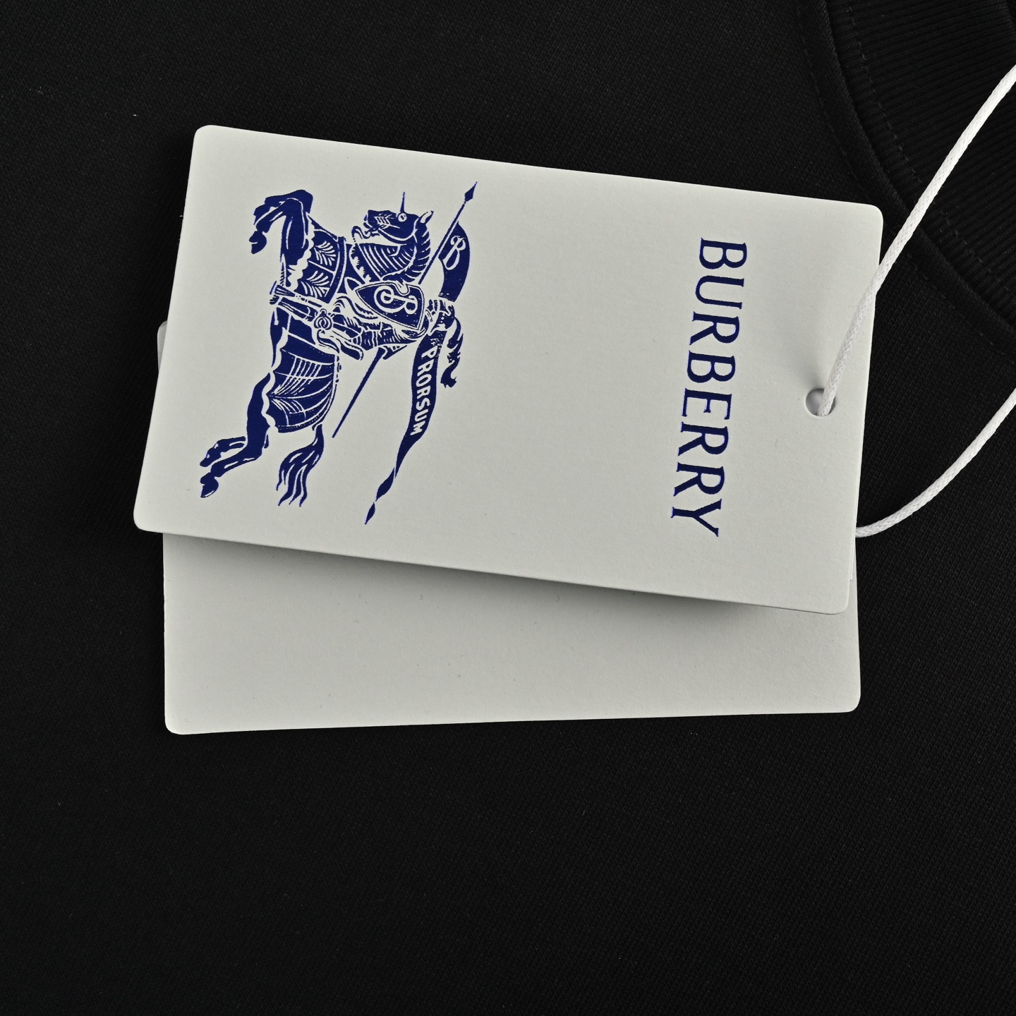 Burberry/巴宝莉 25ss 肩膀下摆战马印花短袖