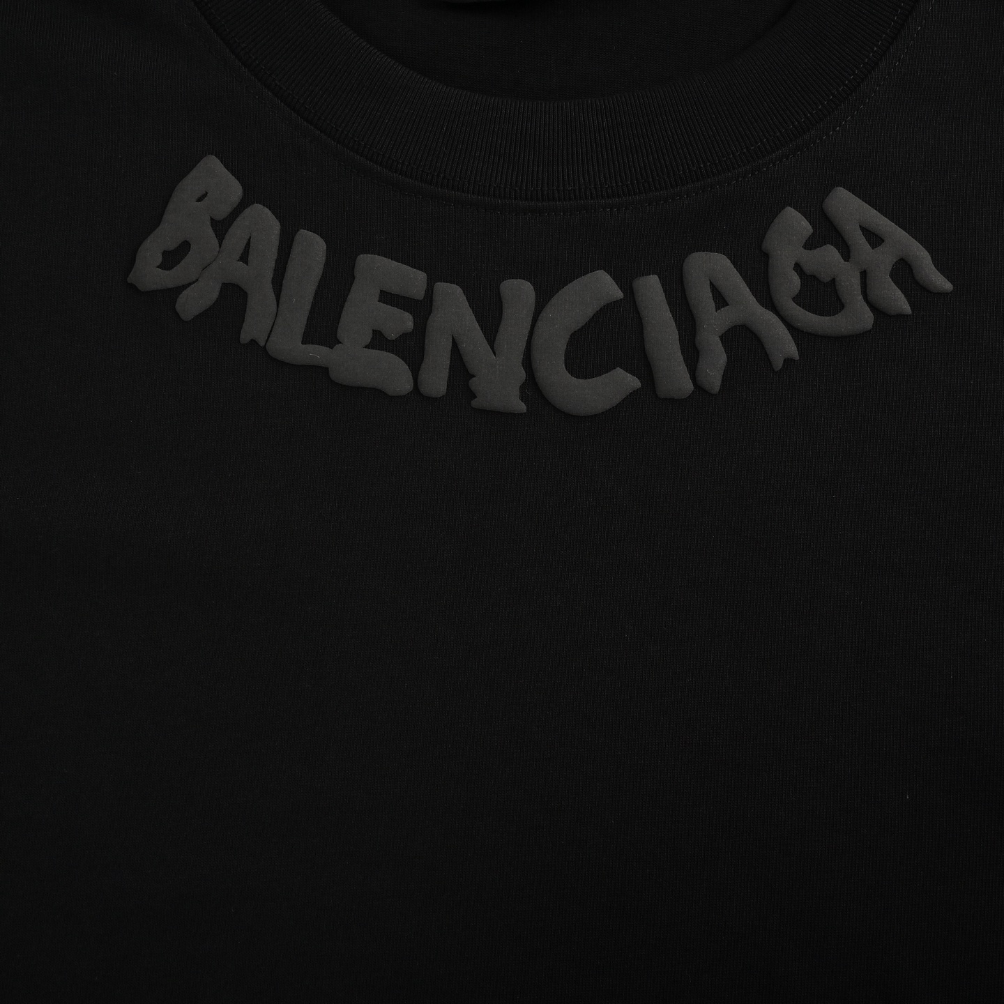Balenciaga/巴黎世家 25ss 领口字母发泡印花短袖 黑色 白色