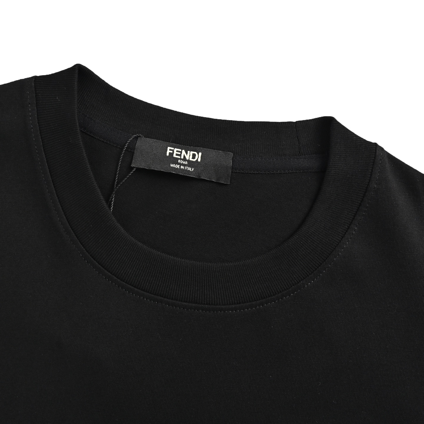 Fendi/芬迪 25ss 胸口徽章刺绣短袖