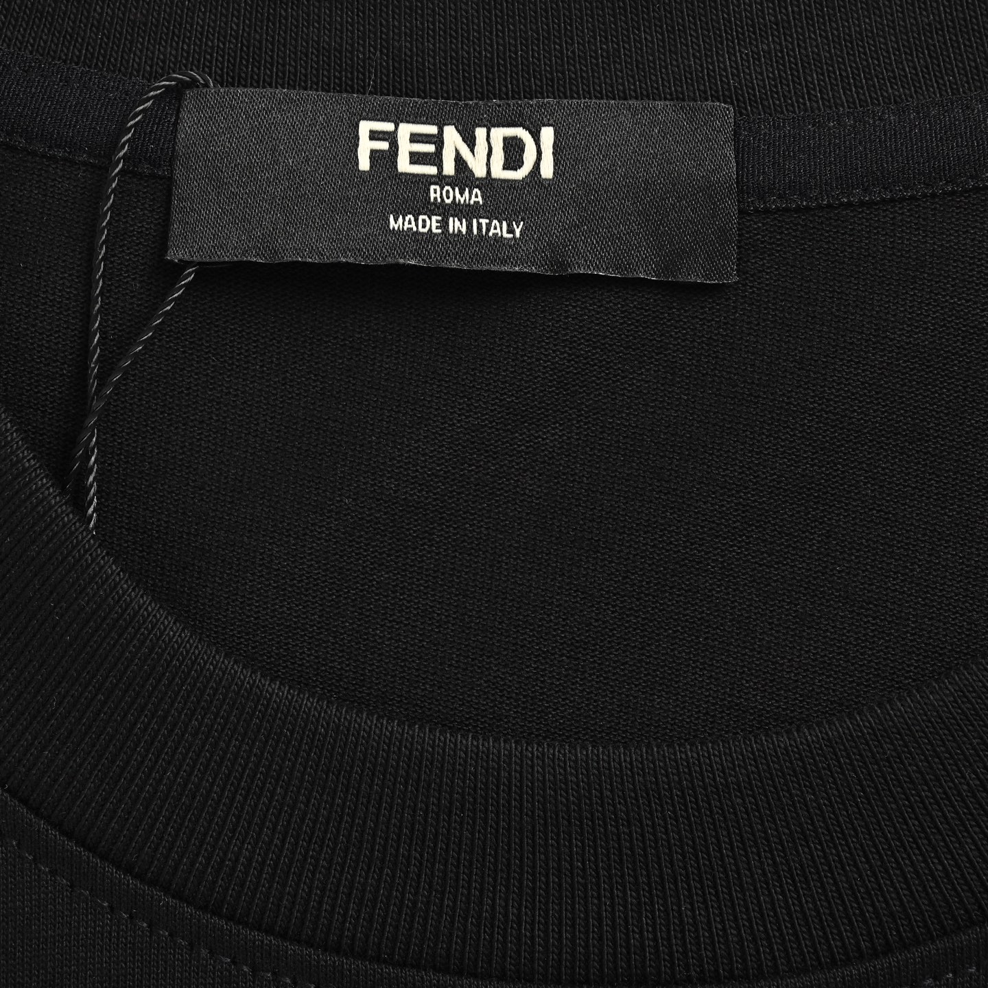 Fendi/芬迪 25ss 胸口徽章刺绣短袖