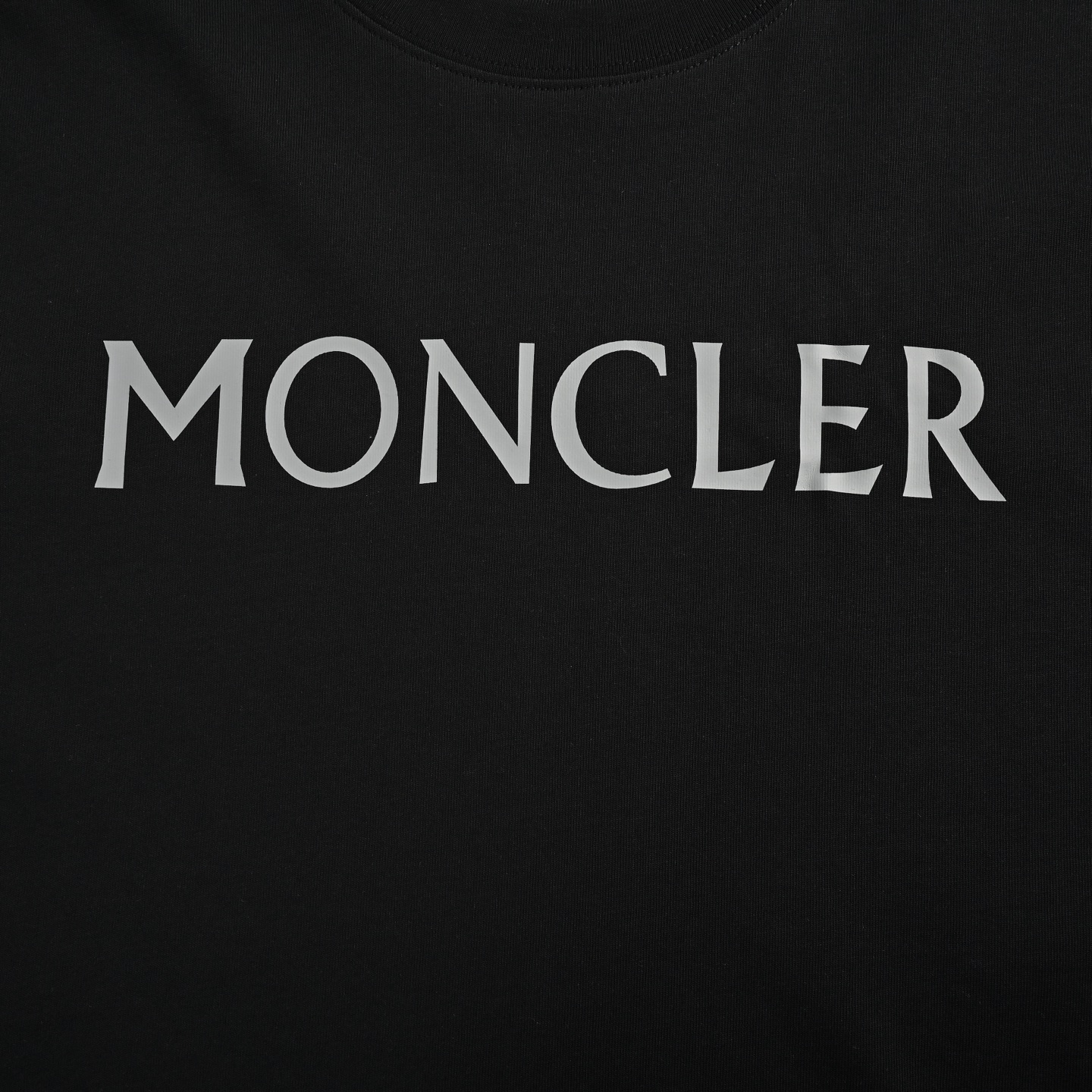 Moncler/蒙口 经典印花袖袋短袖