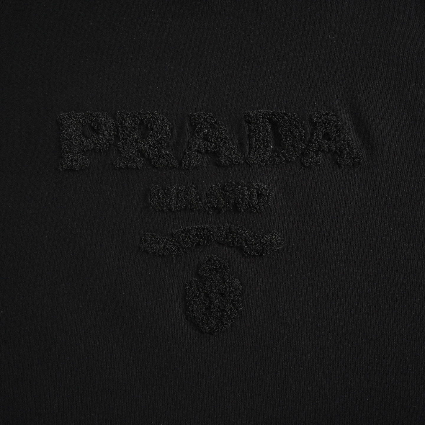 Prada/普拉达 25ss 暗纹毛巾绣刺绣logo短袖