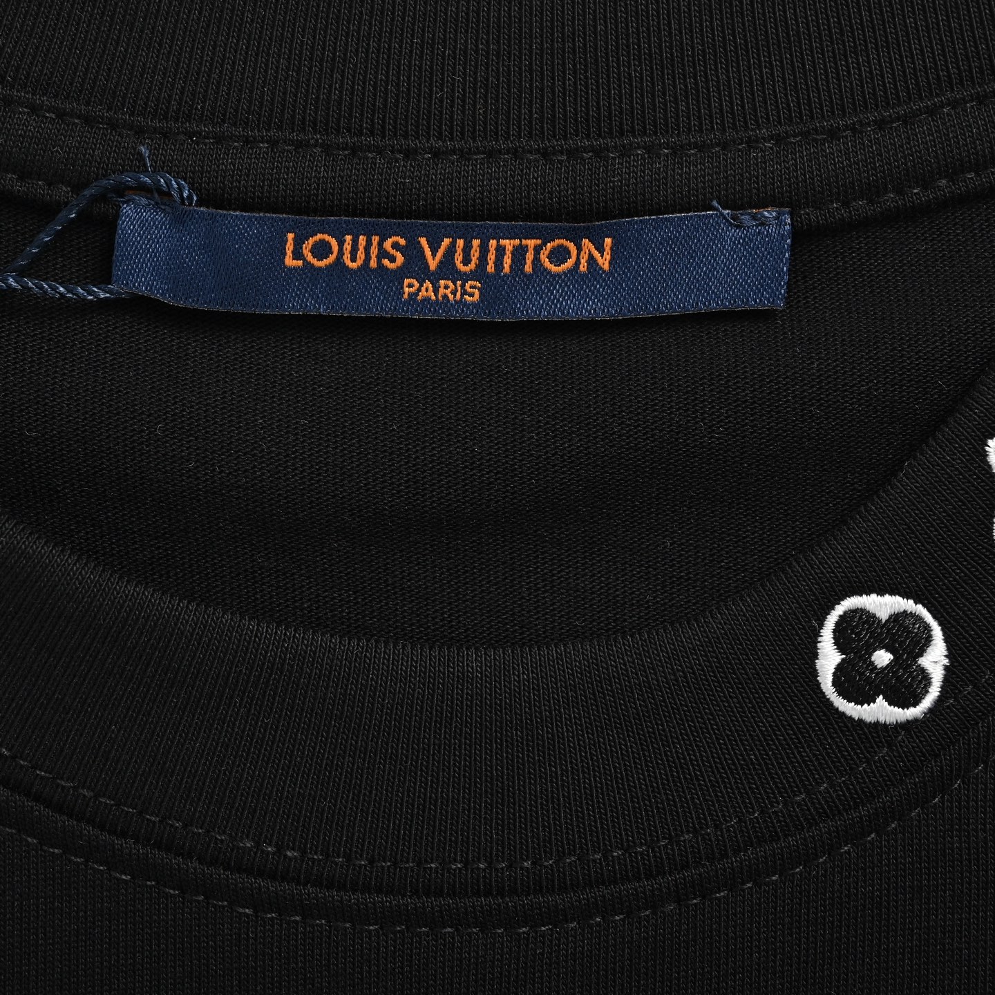 Louis Vuitton/路易威登 25ss 领口三花滑雪logo刺绣短袖黑色 白色-Chinese UA Cheap High Quatity Brand Clothes Bags handbags Sneakers wholesale wholesaler seller from China Factory suppliers Fashion Clothing Shoes best Quality Beautiful Price Louis Vuitton/路易威登 25ss 领口三花滑雪logo刺绣短袖黑色 白色